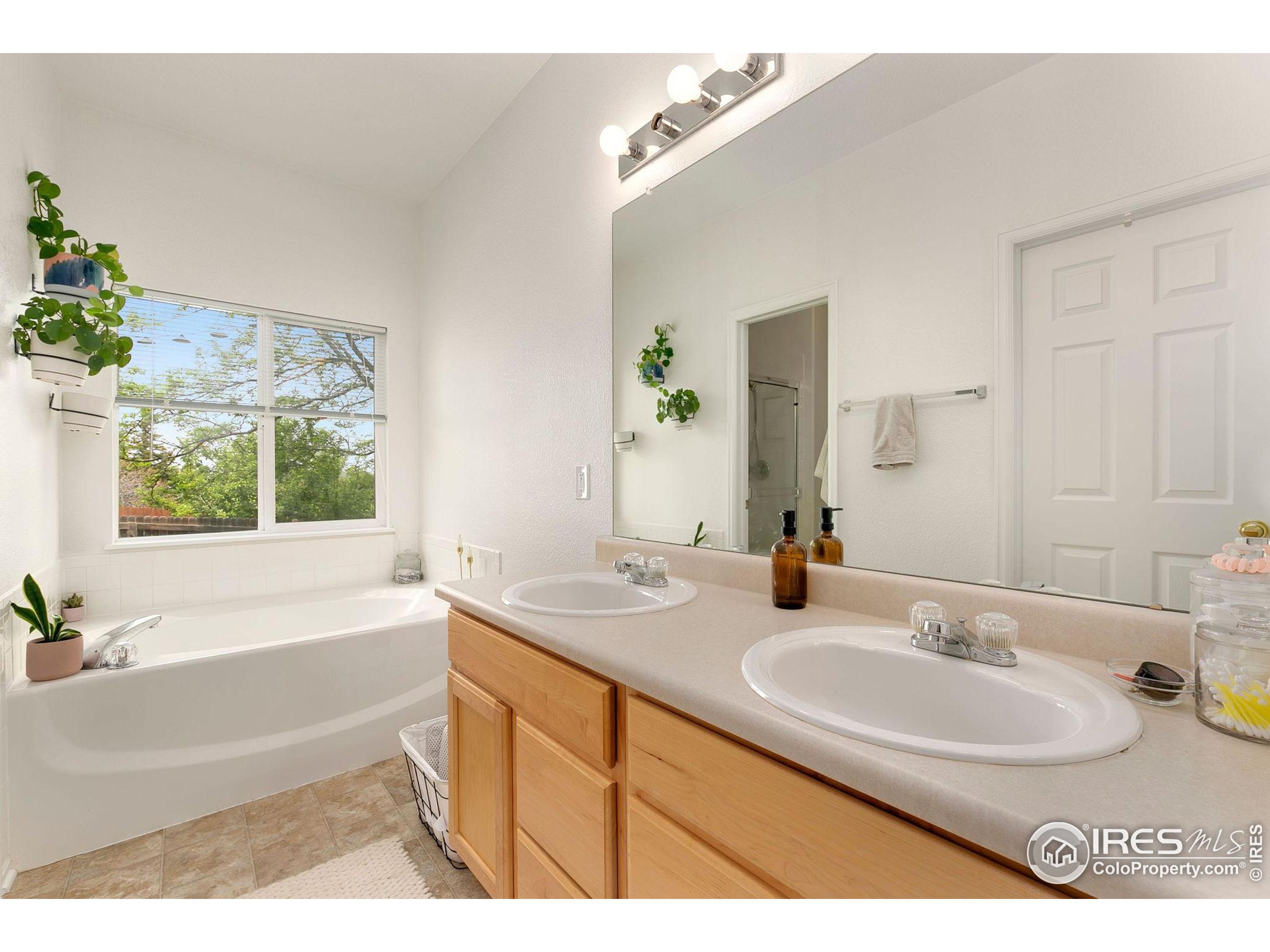 2814 Outrigger Way