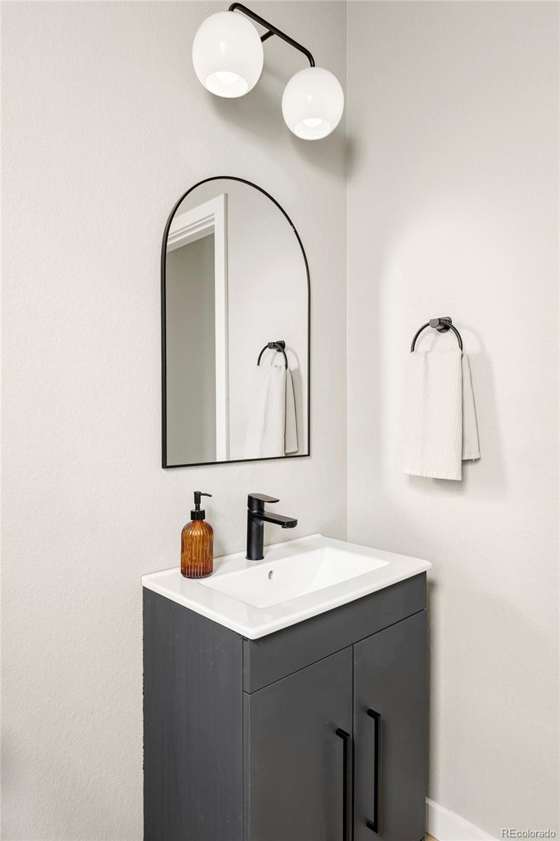 476 Hyde Park Circle