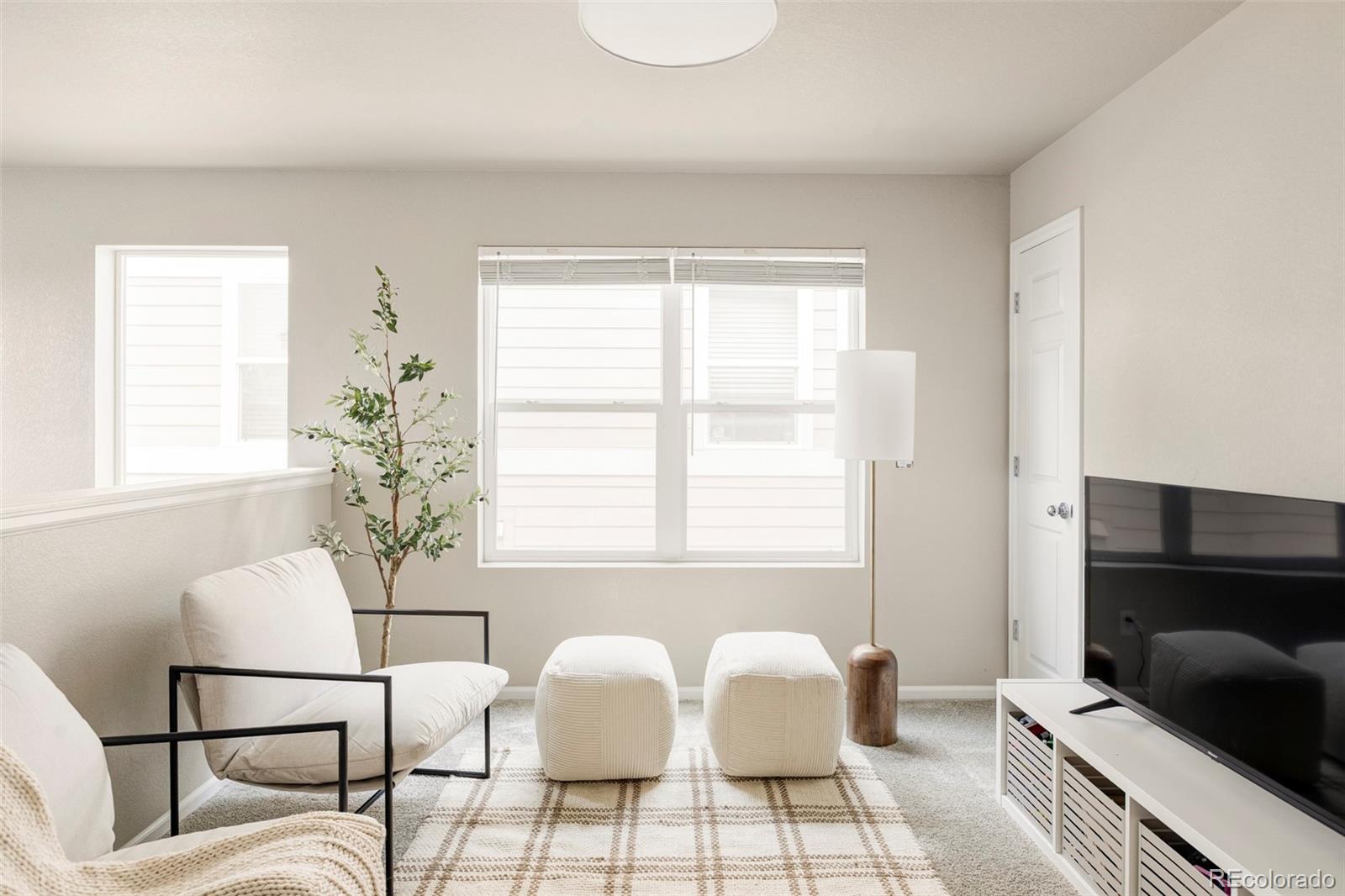 476 Hyde Park Circle