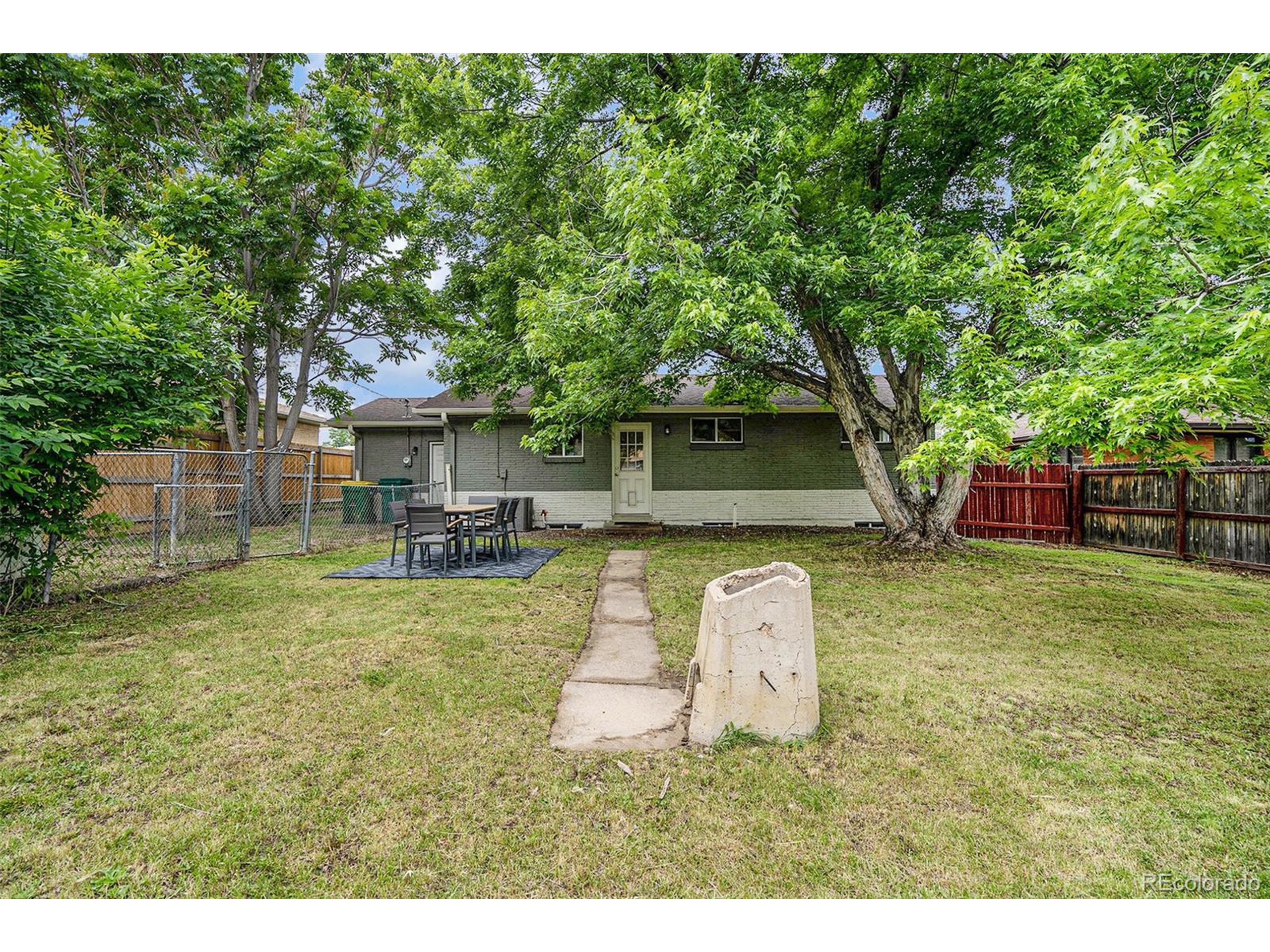 9280 Knox Ct