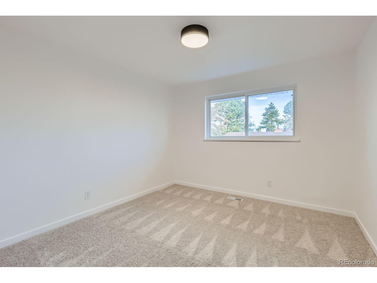 11870 Tabor Dr
