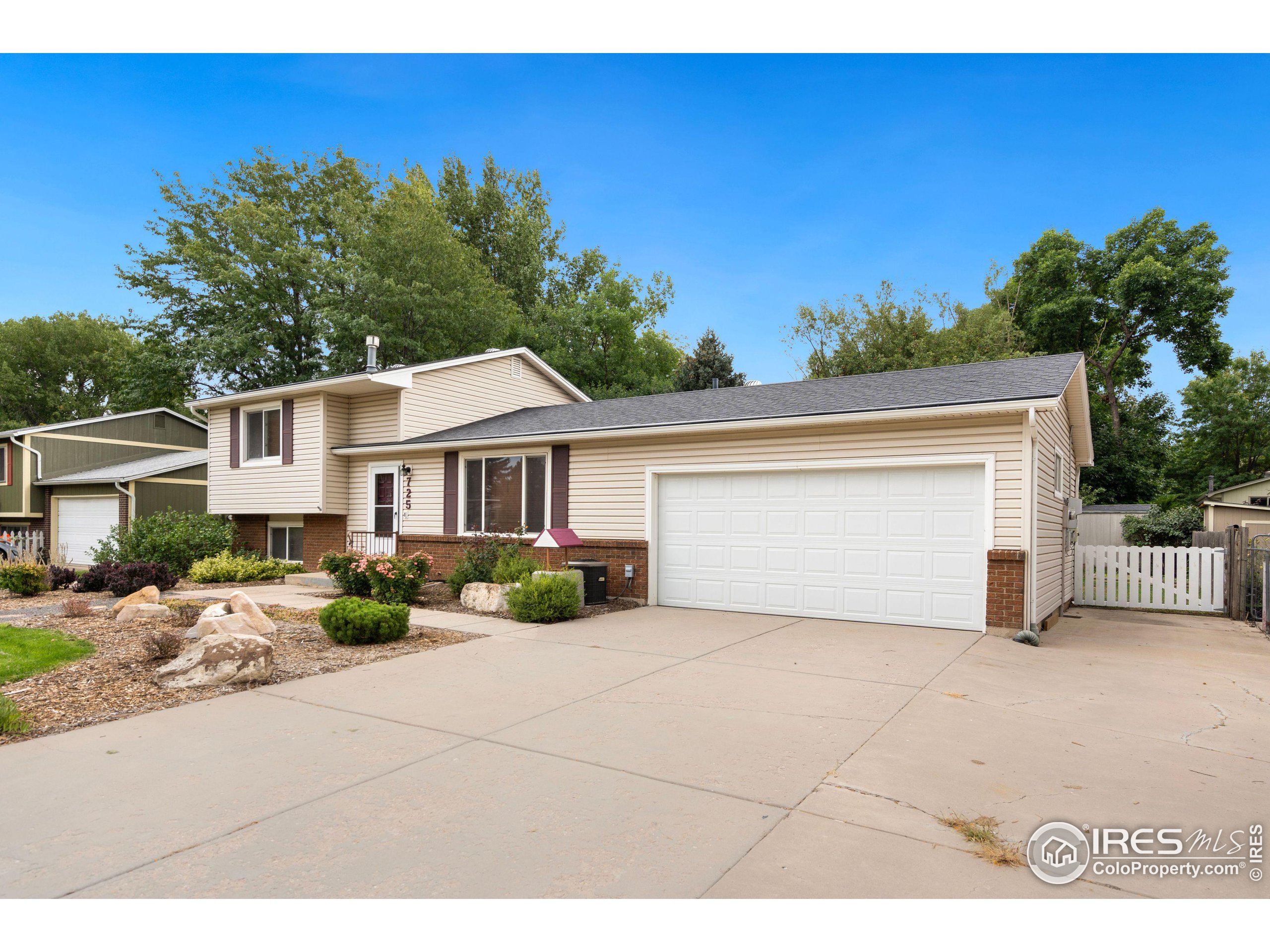 725 Wagonwheel Dr