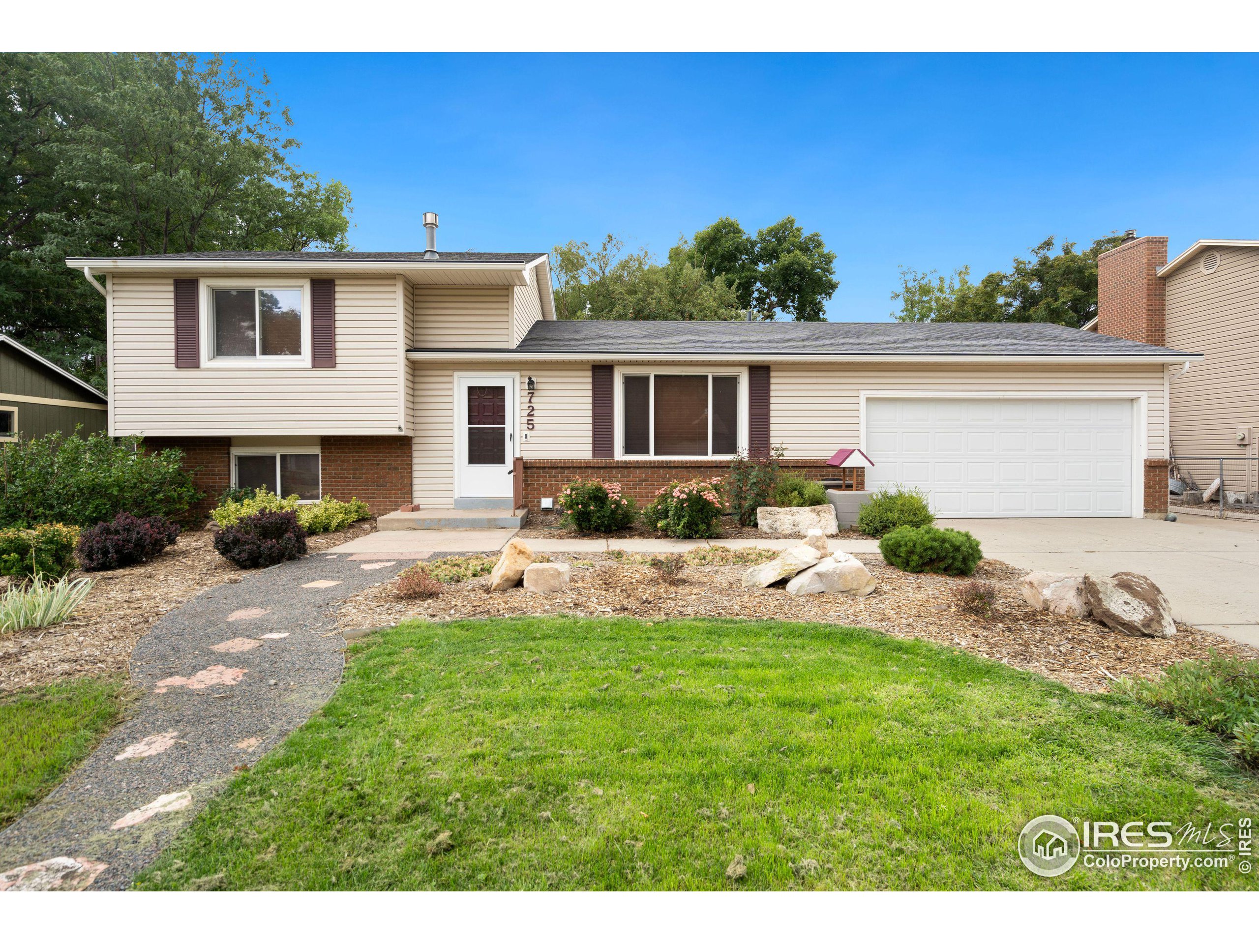 725 Wagonwheel Dr