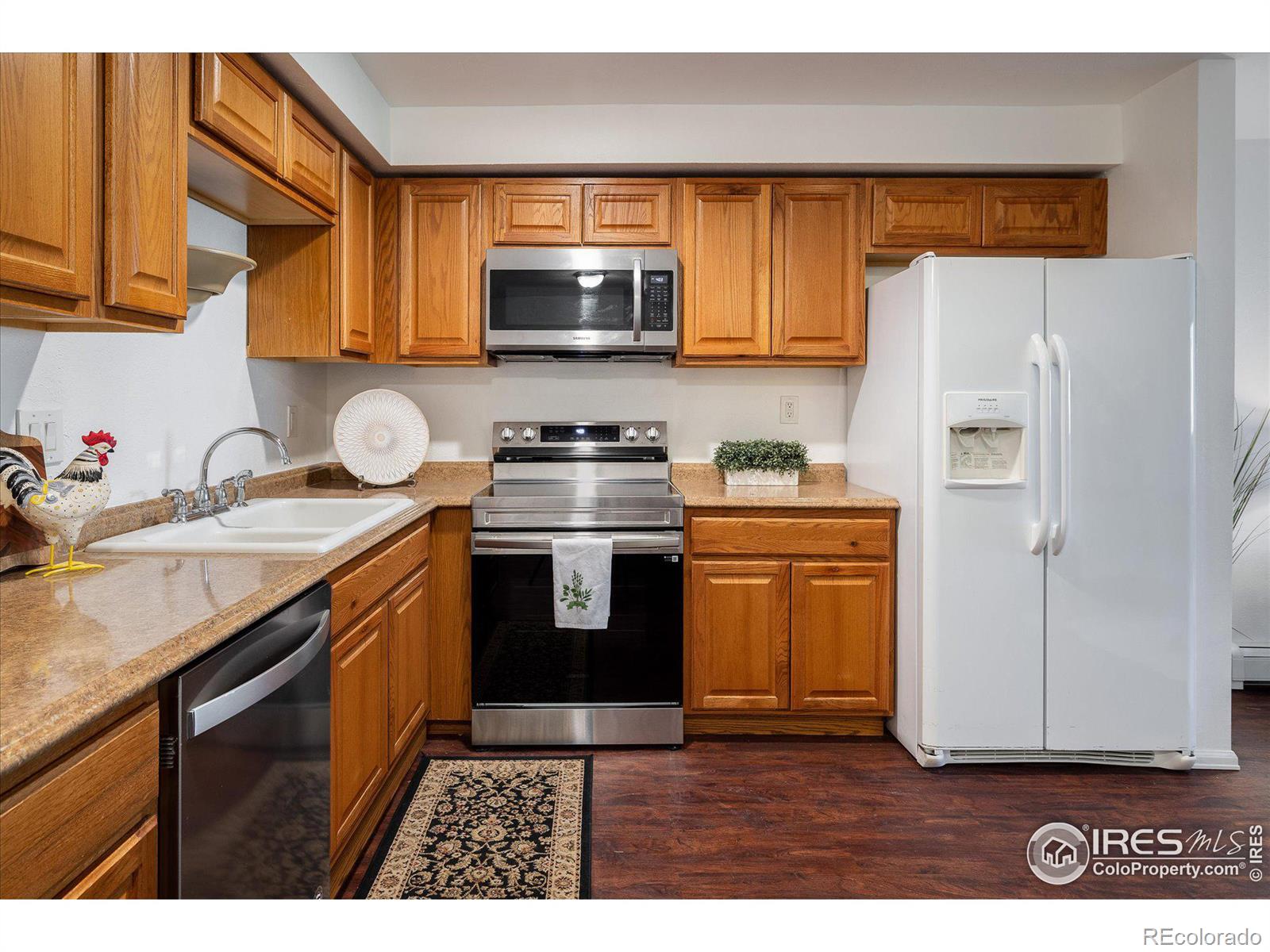 645 Manhattan Place Unit: 111