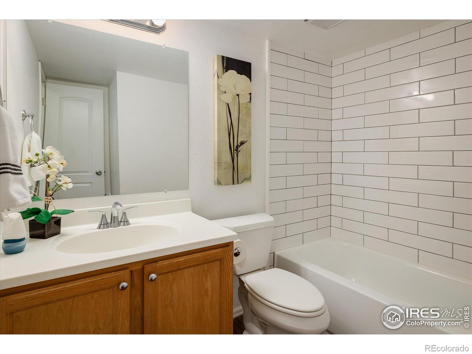 645 Manhattan Place Unit: 111