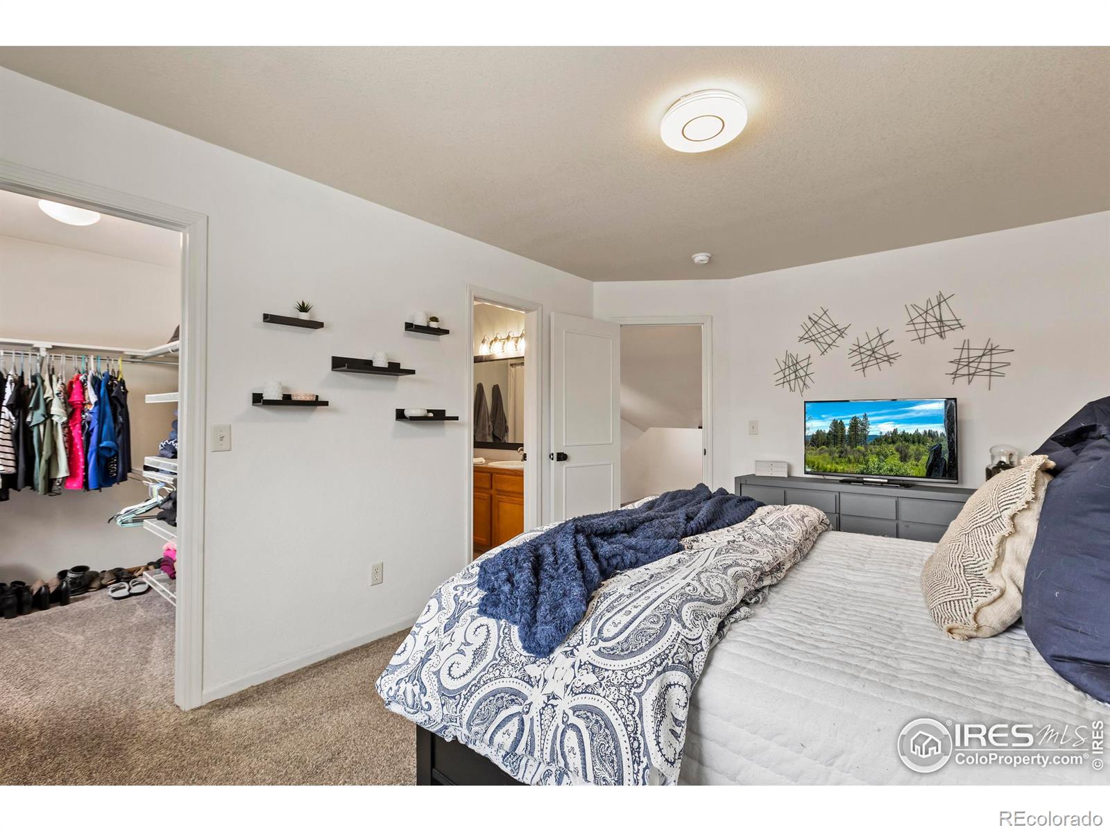 800 2nd Street