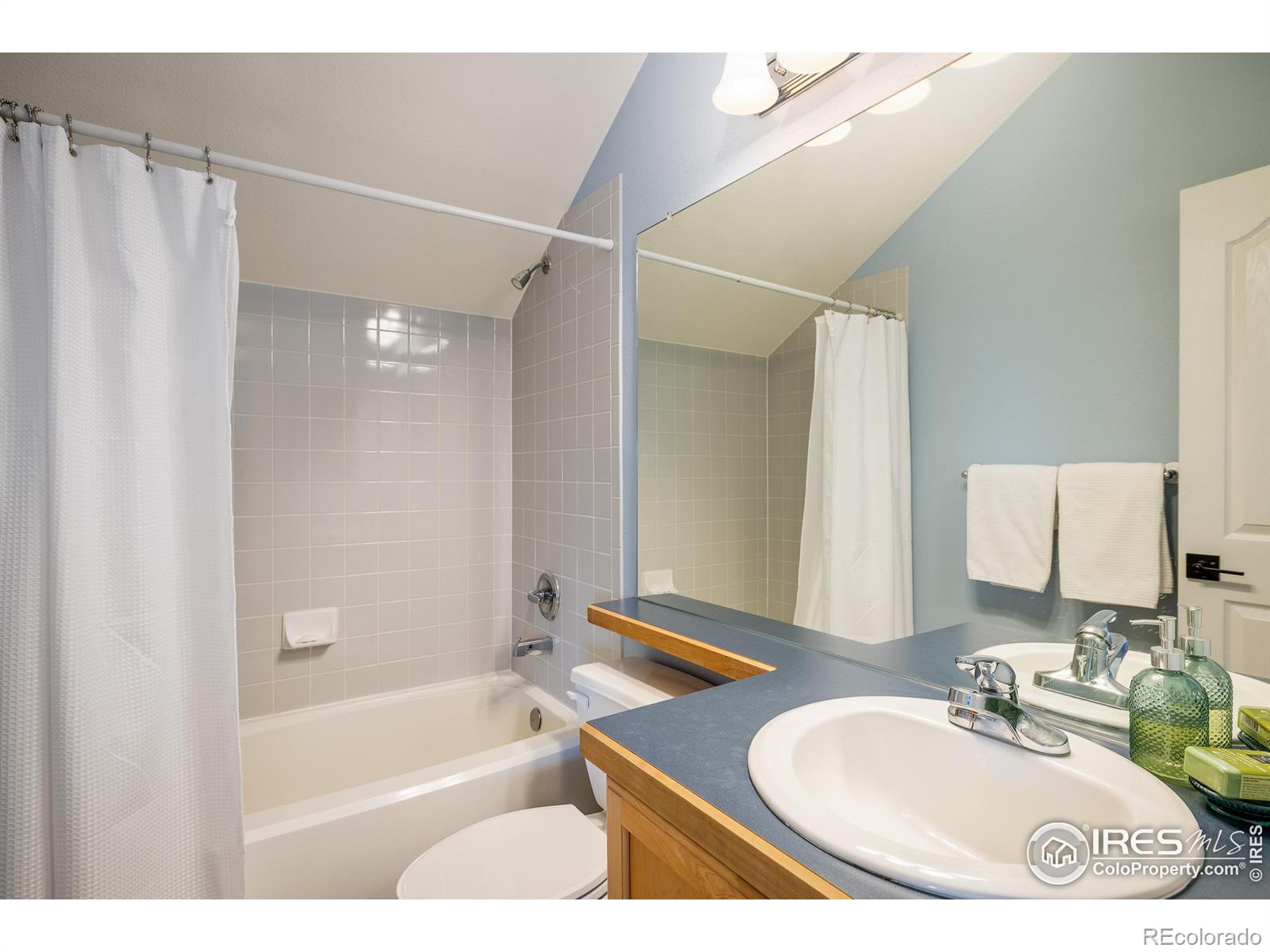 301 Indian Peaks Trail W