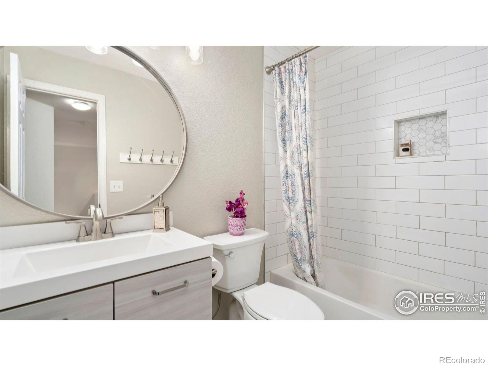 5114 Country Squire Way