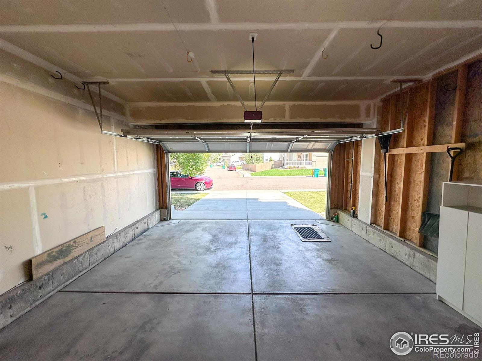 5095 Miriam Lane