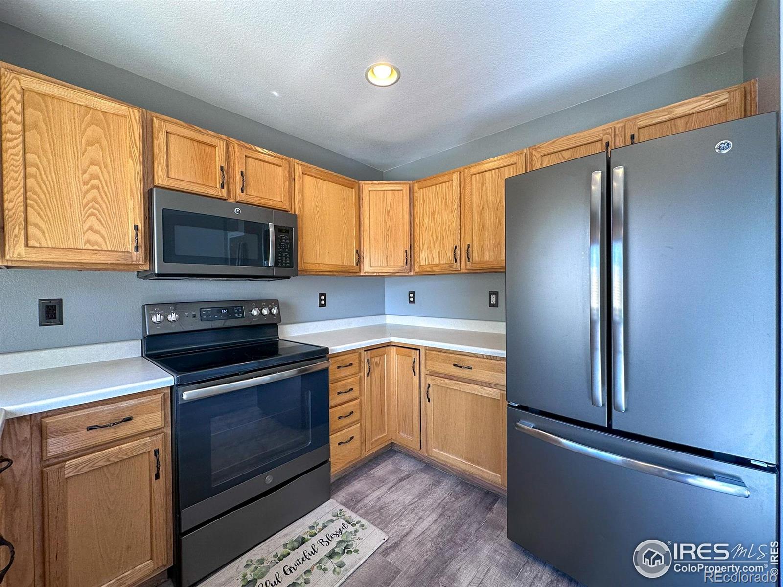 5095 Miriam Lane