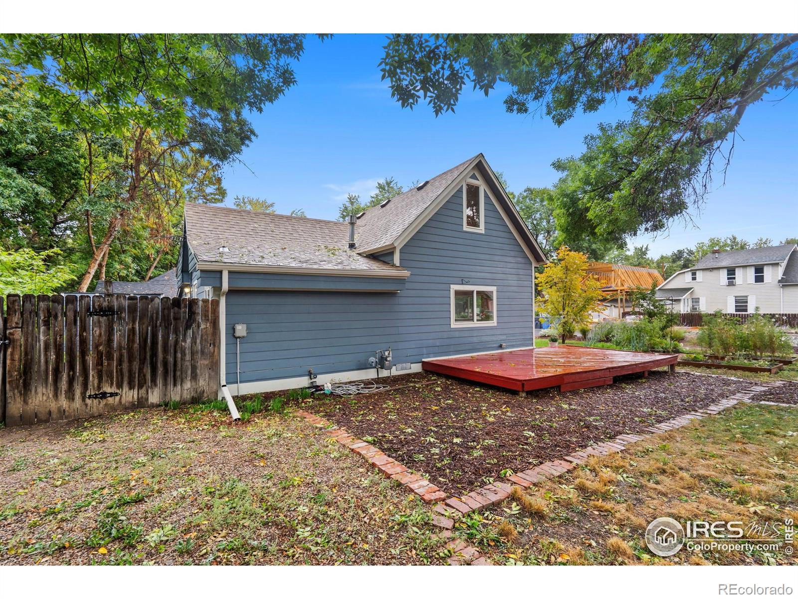 707 E 8th Street