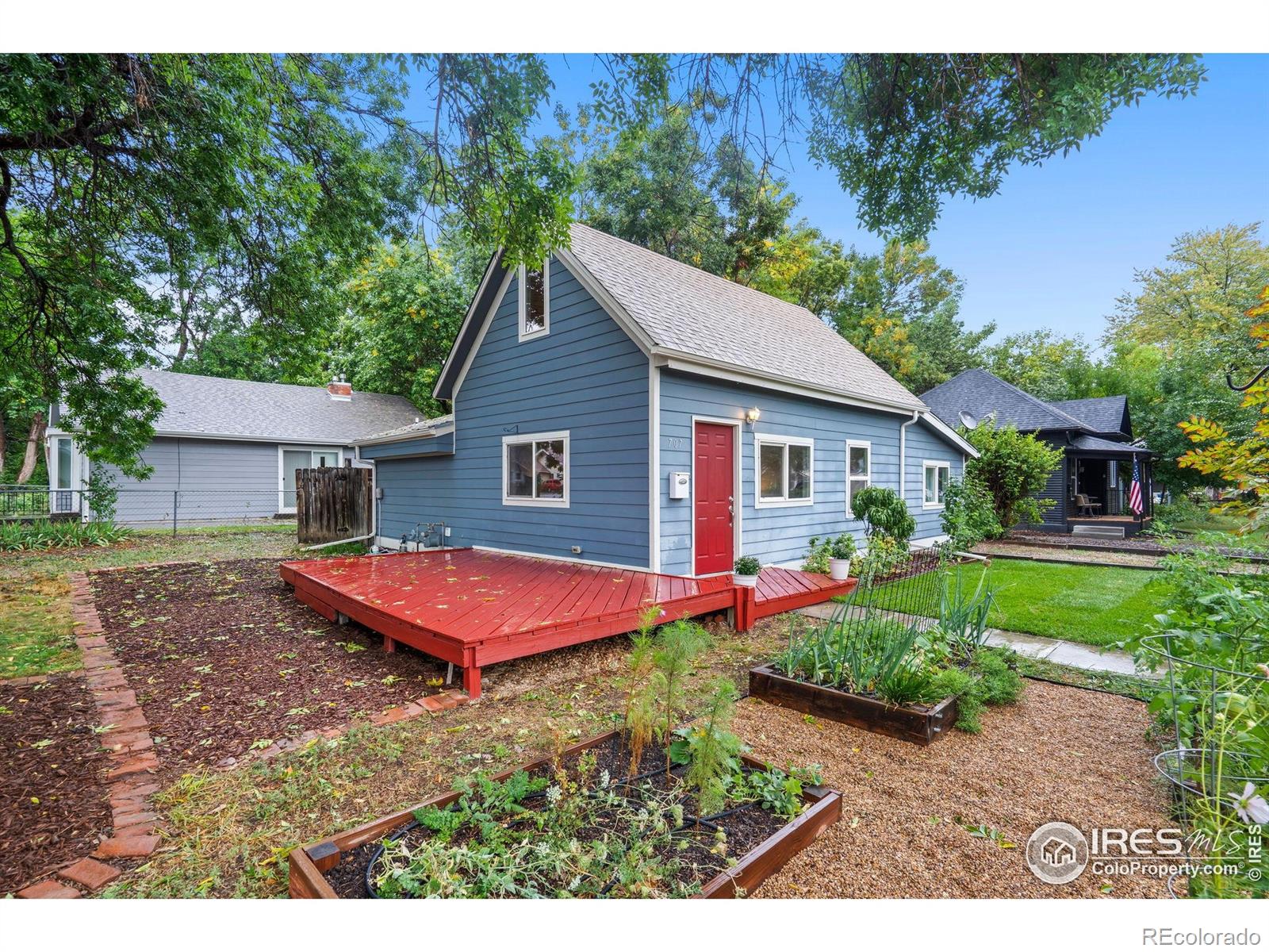 707 E 8th Street