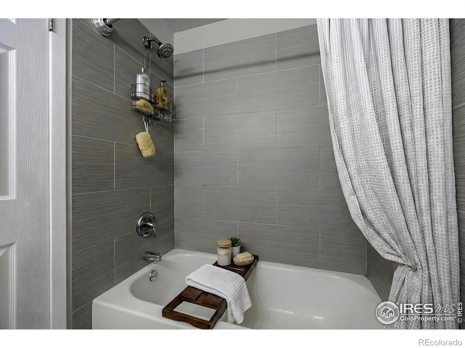 665 Manhattan Drive Unit: 9
