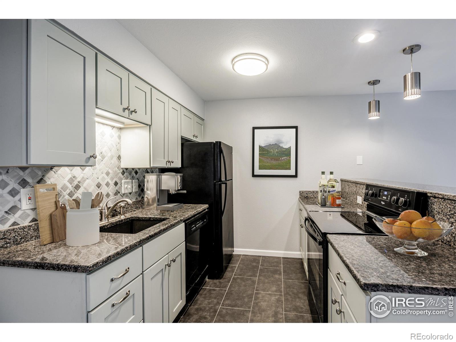 665 Manhattan Drive Unit: 9