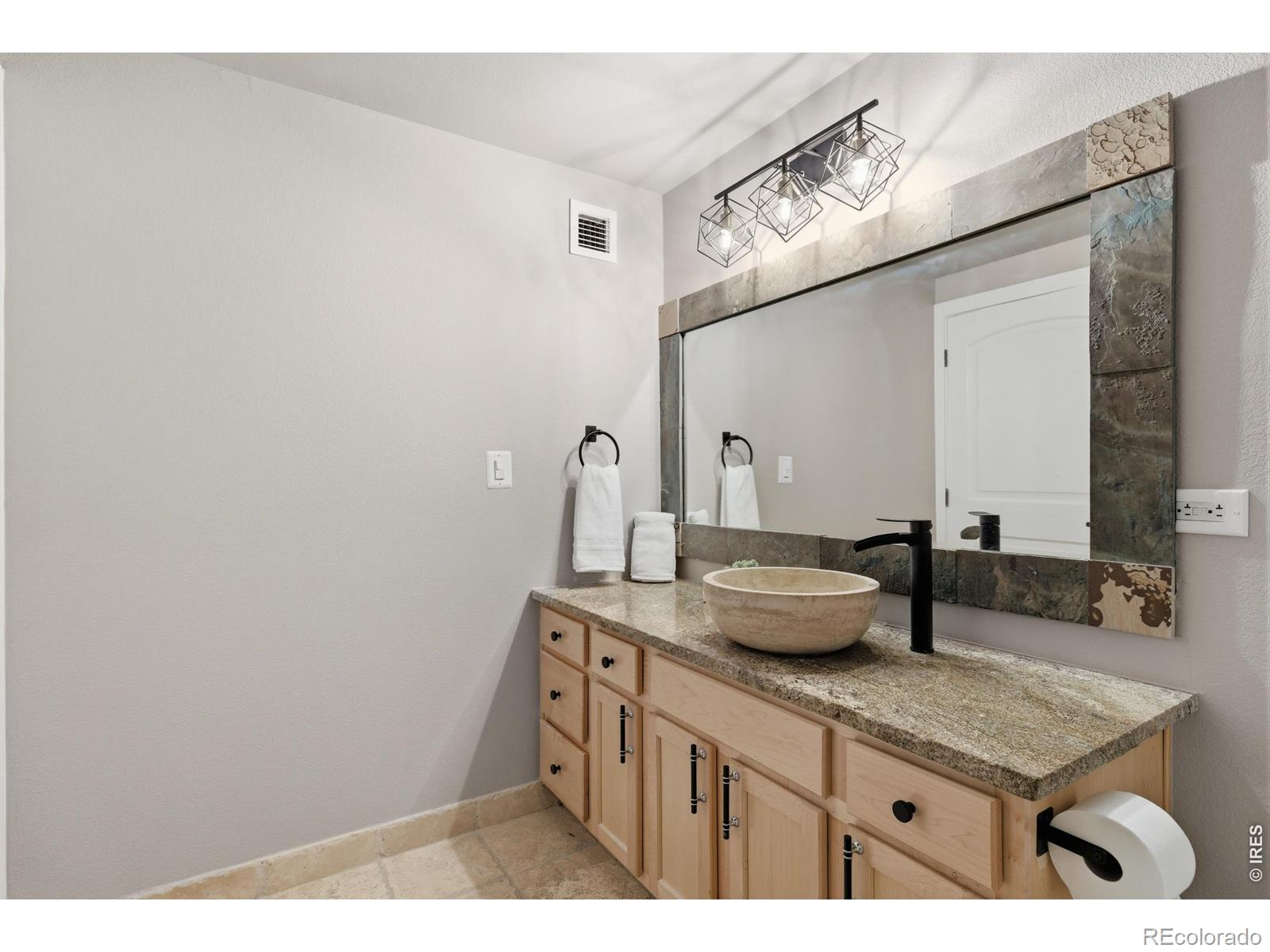 444 17th Street Unit: 304