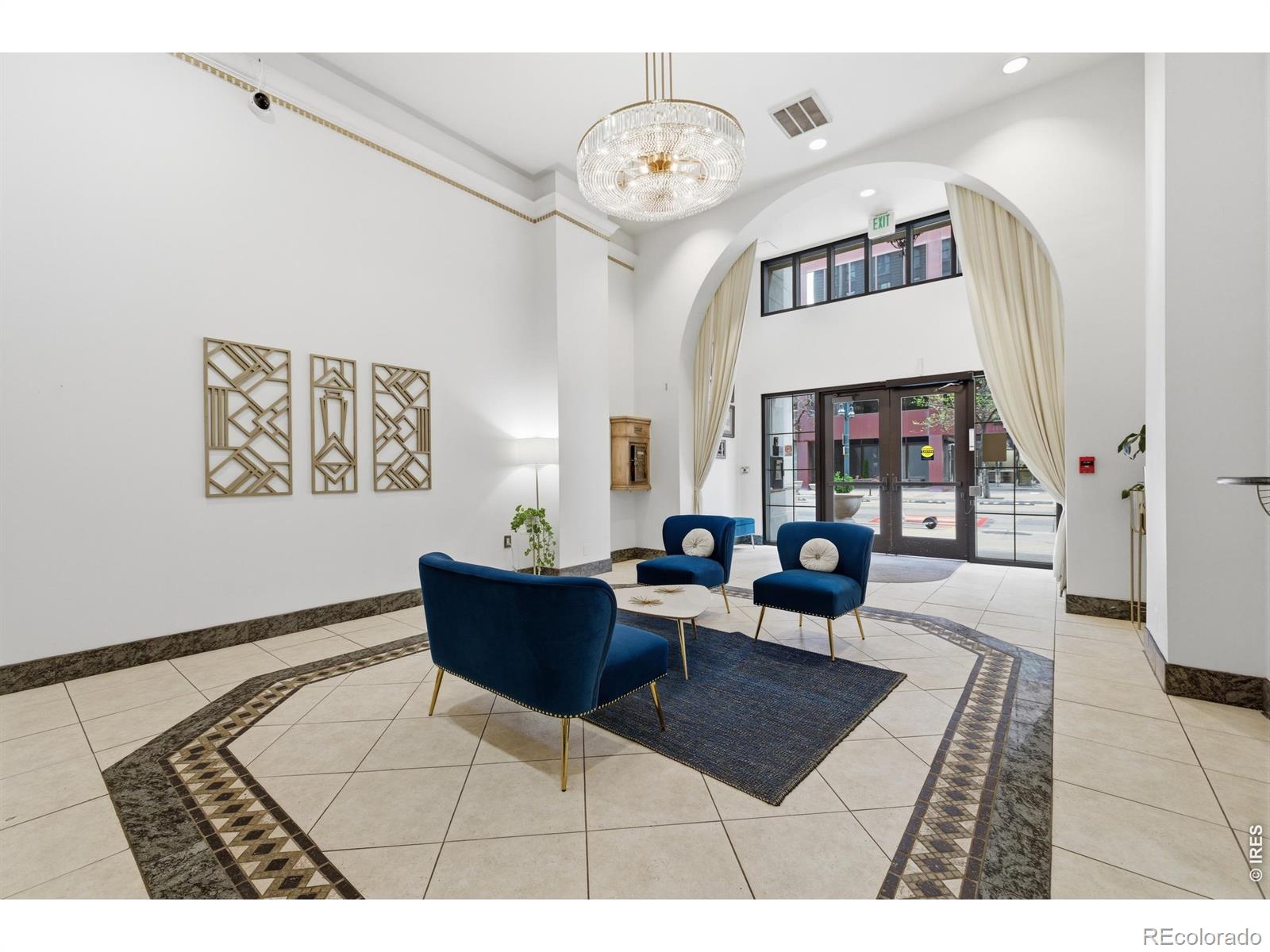 444 17th Street Unit: 304