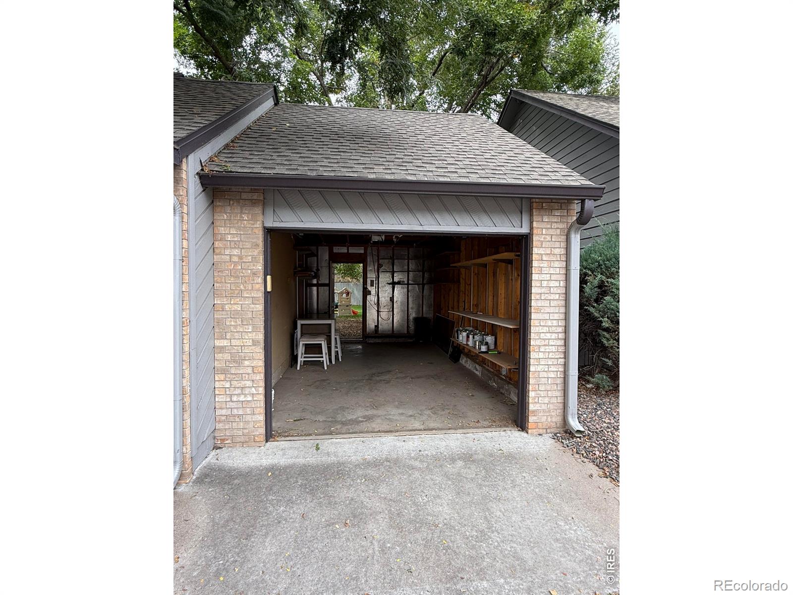 6321 Oak Court