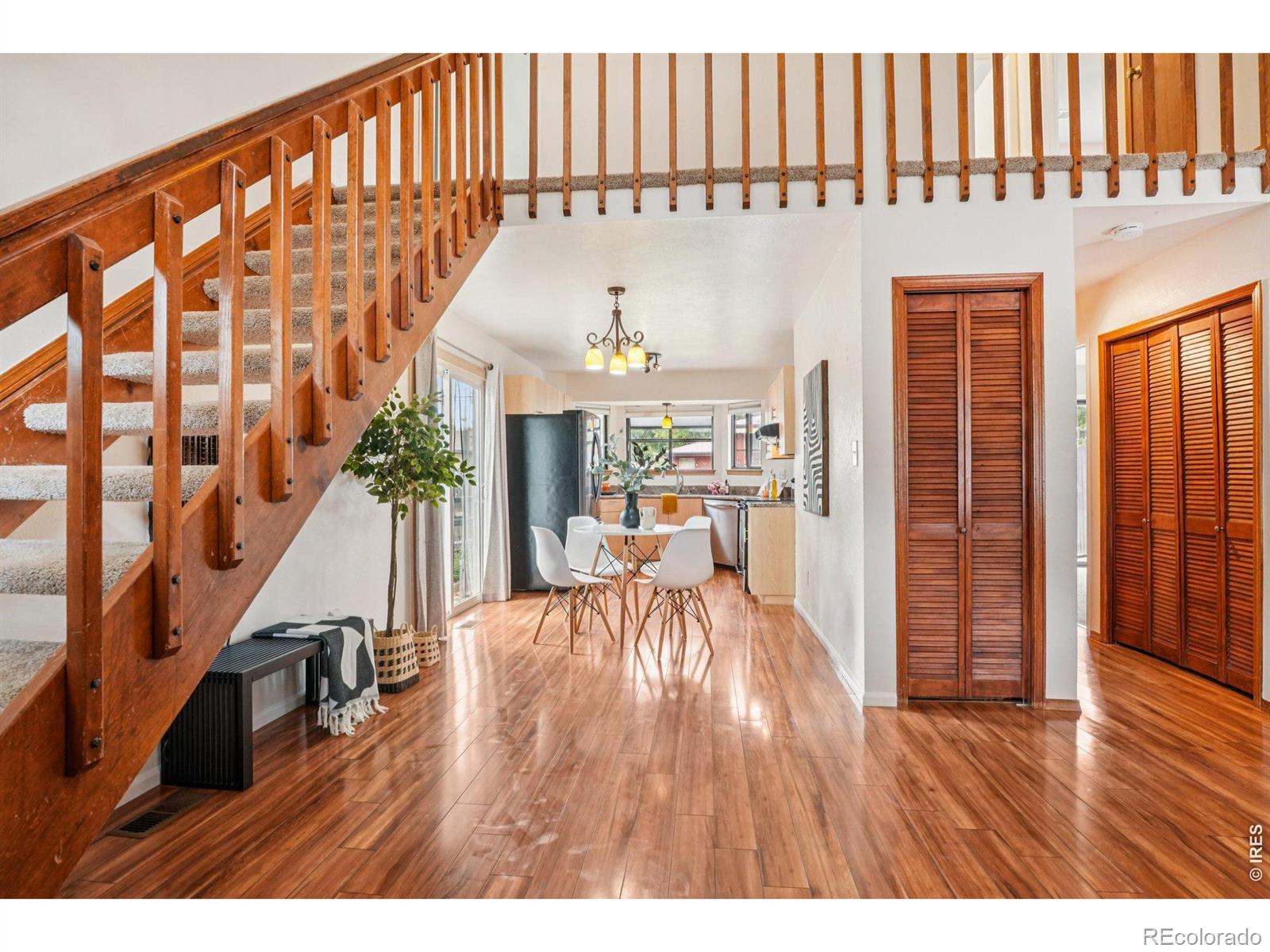 6321 Oak Court