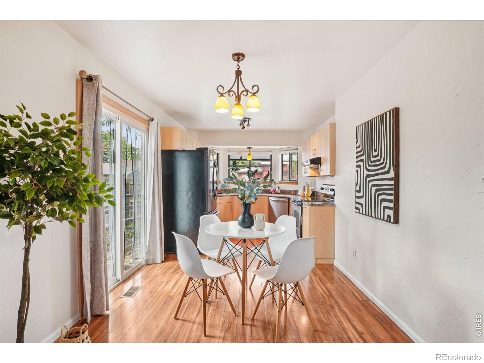 6321 Oak Court
