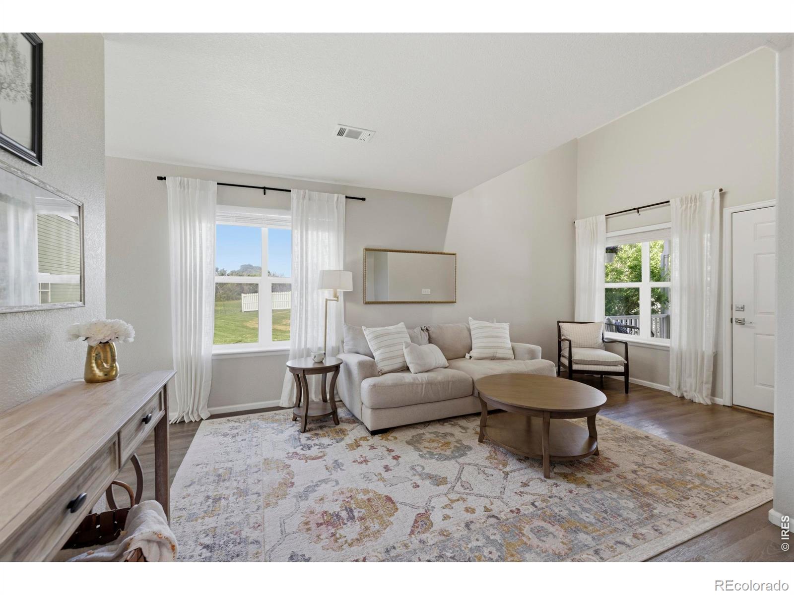 802 Waterglen Drive Unit: 52