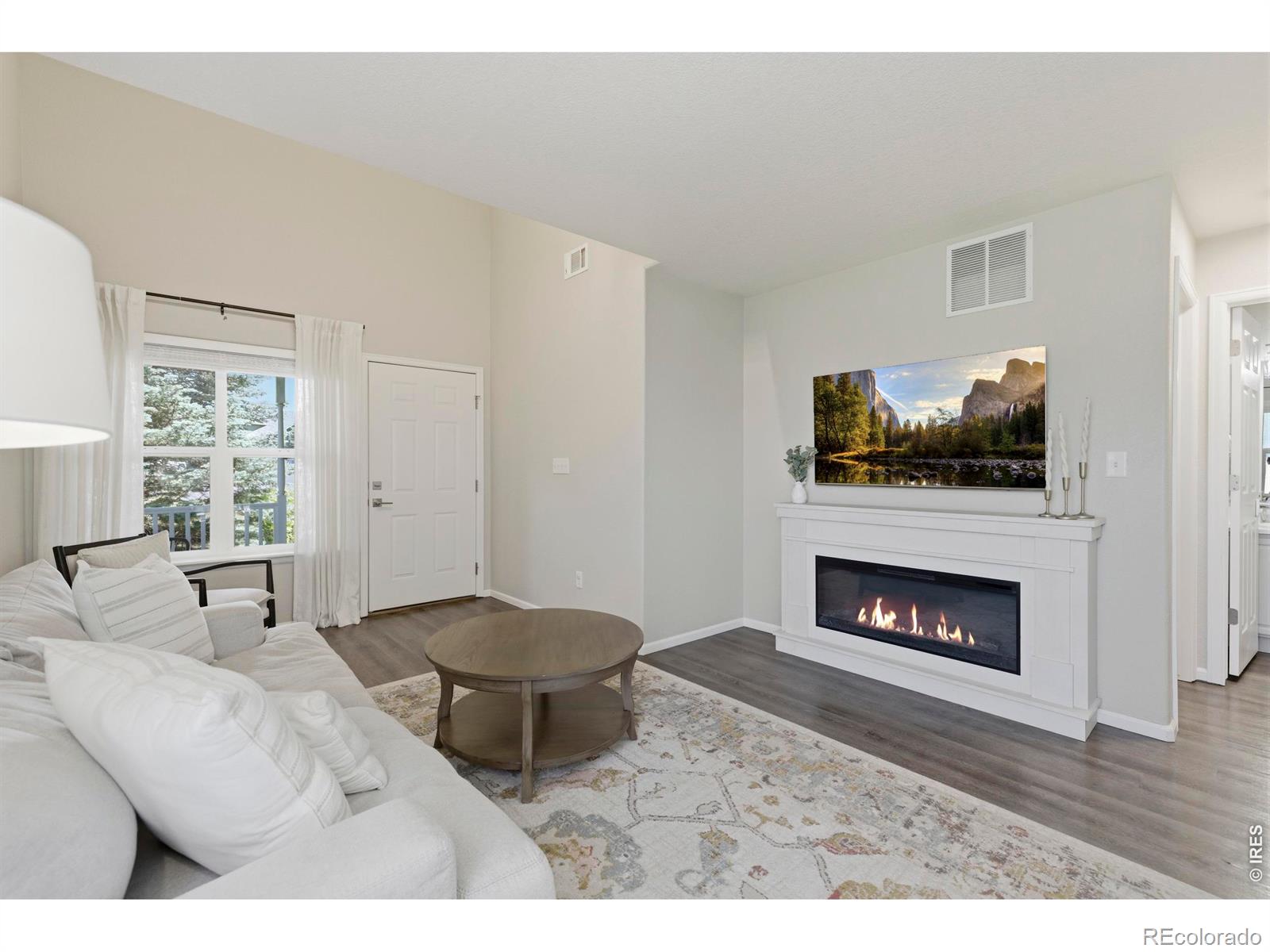 802 Waterglen Drive Unit: 52