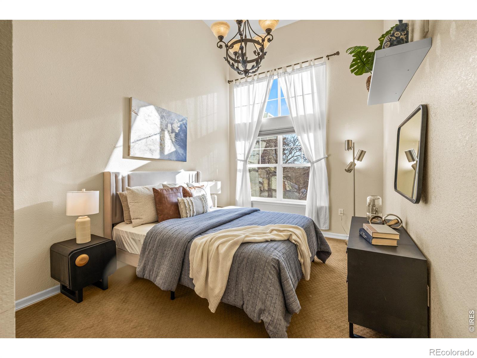 1623 Saint Paul Street Unit: 405