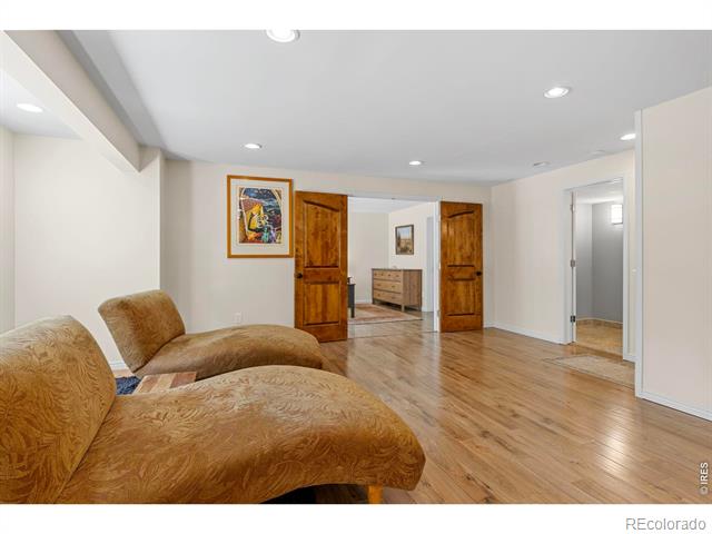 346 Baker Street