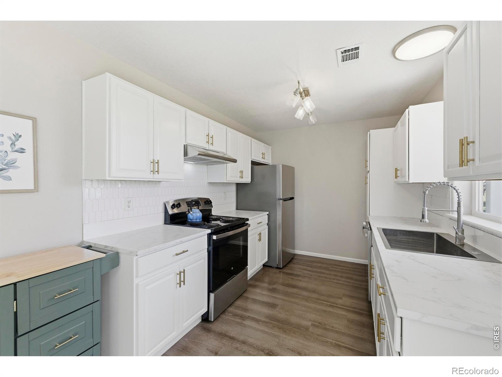 802 Waterglen Drive Unit: 52
