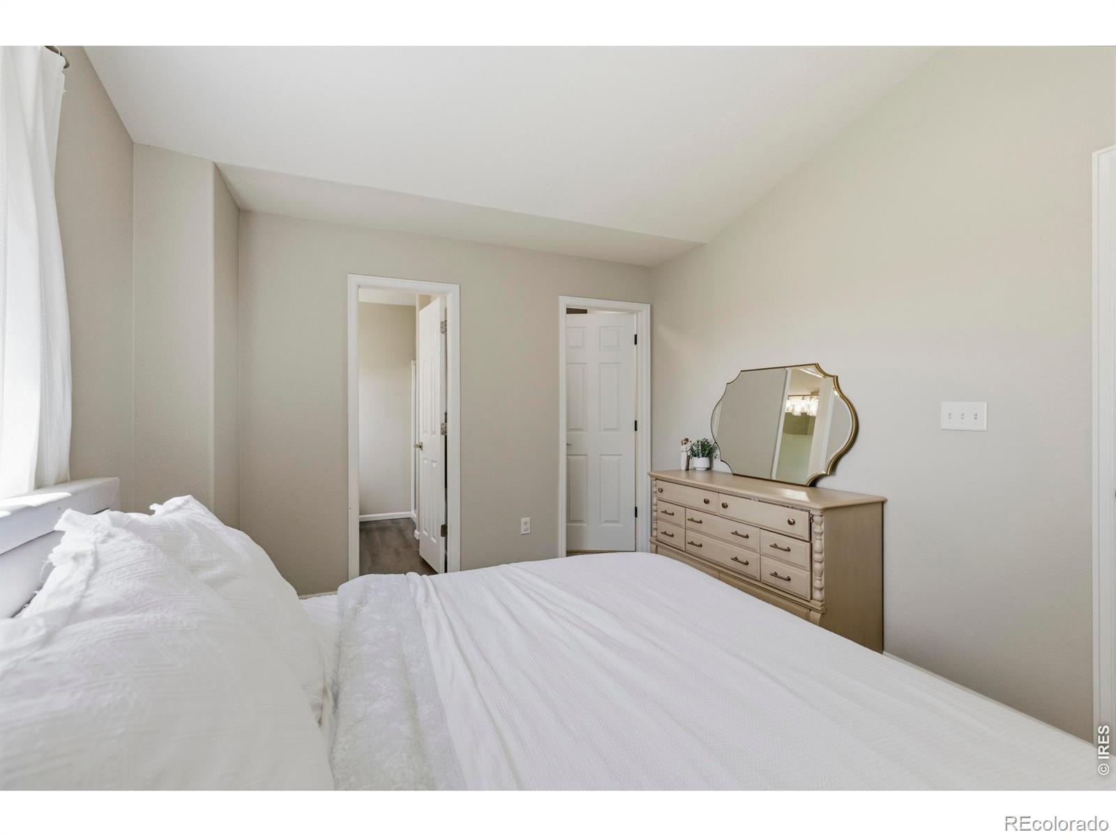 802 Waterglen Drive Unit: 52