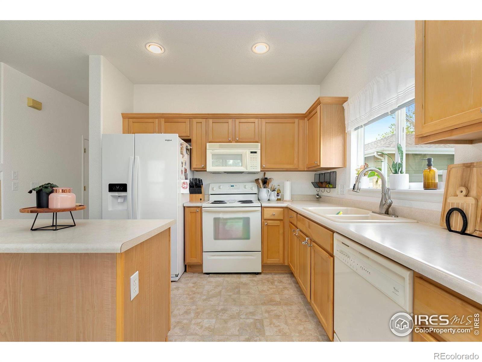 2814 Outrigger Way