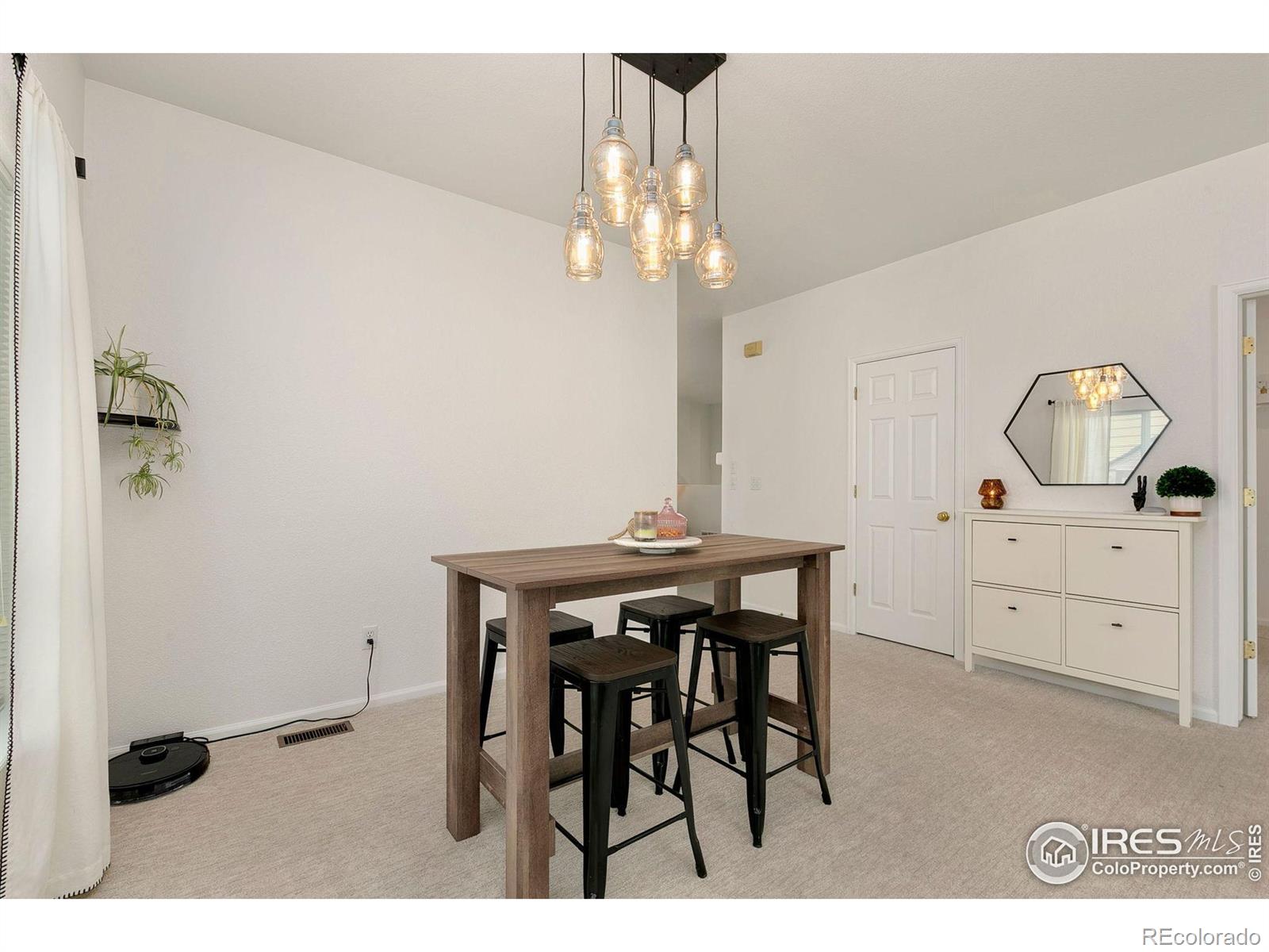 2814 Outrigger Way