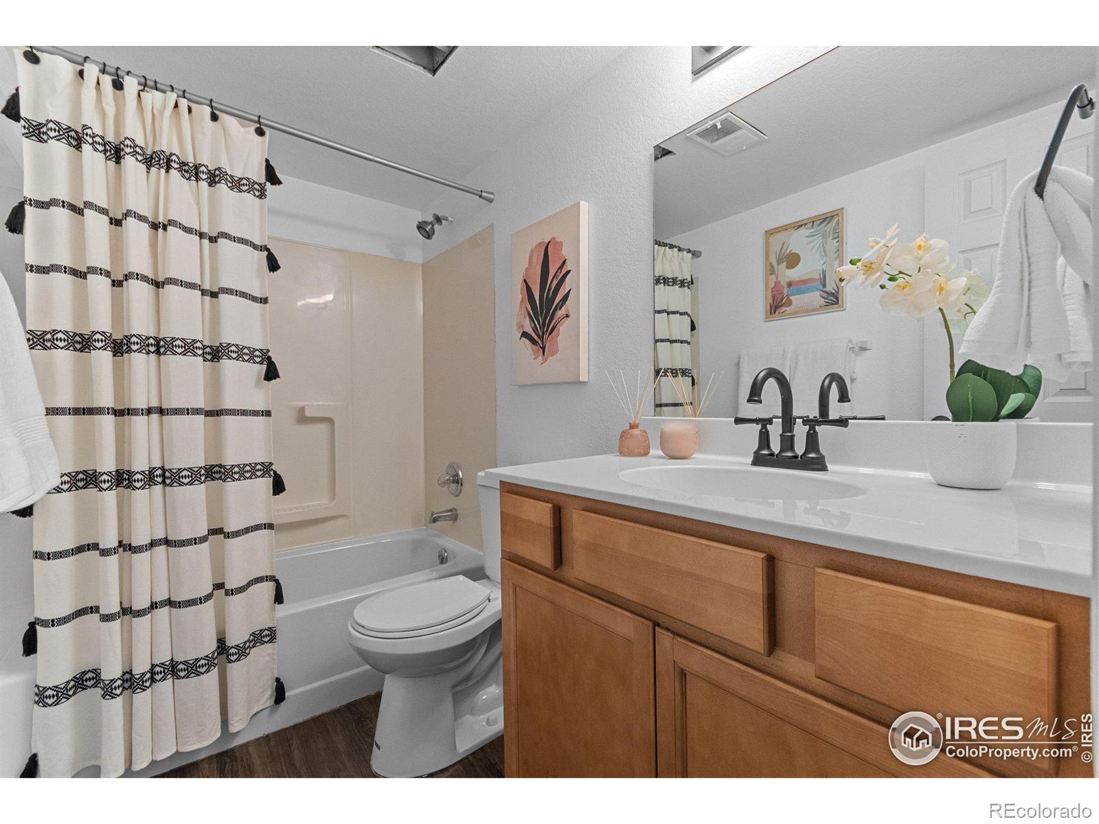 6385 Oak Street Unit: 103