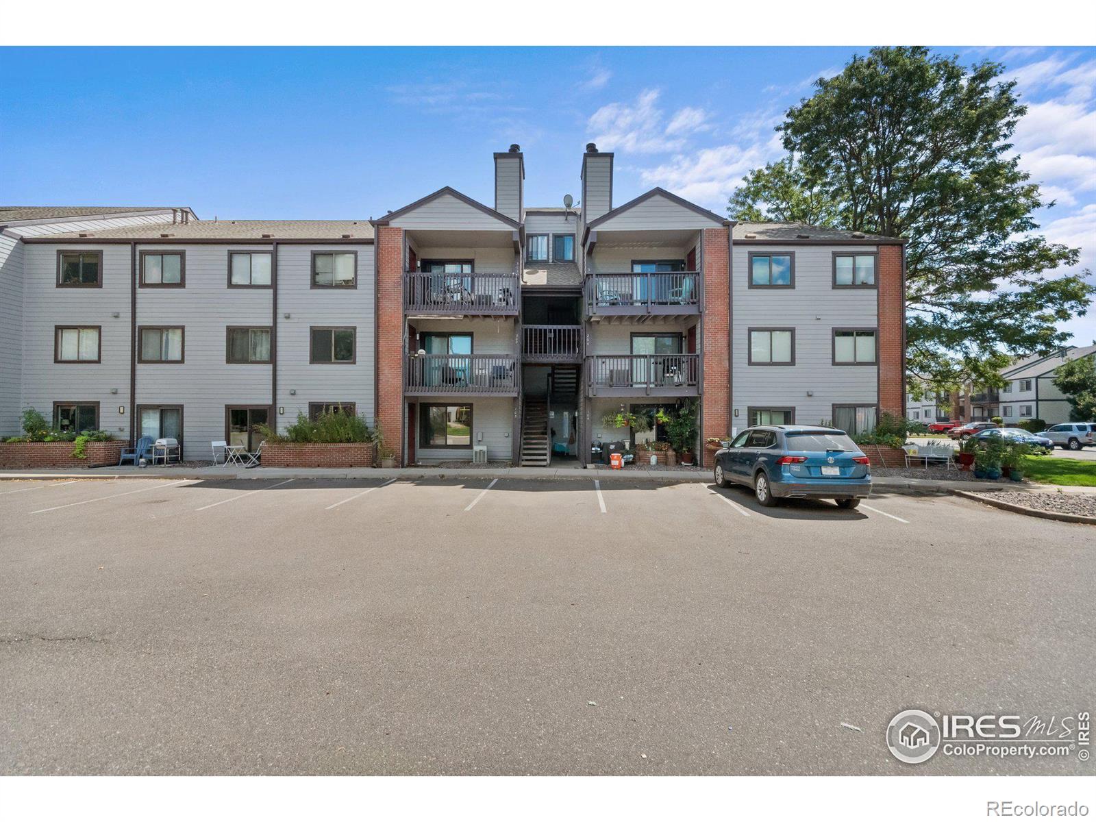 6385 Oak Street Unit: 103
