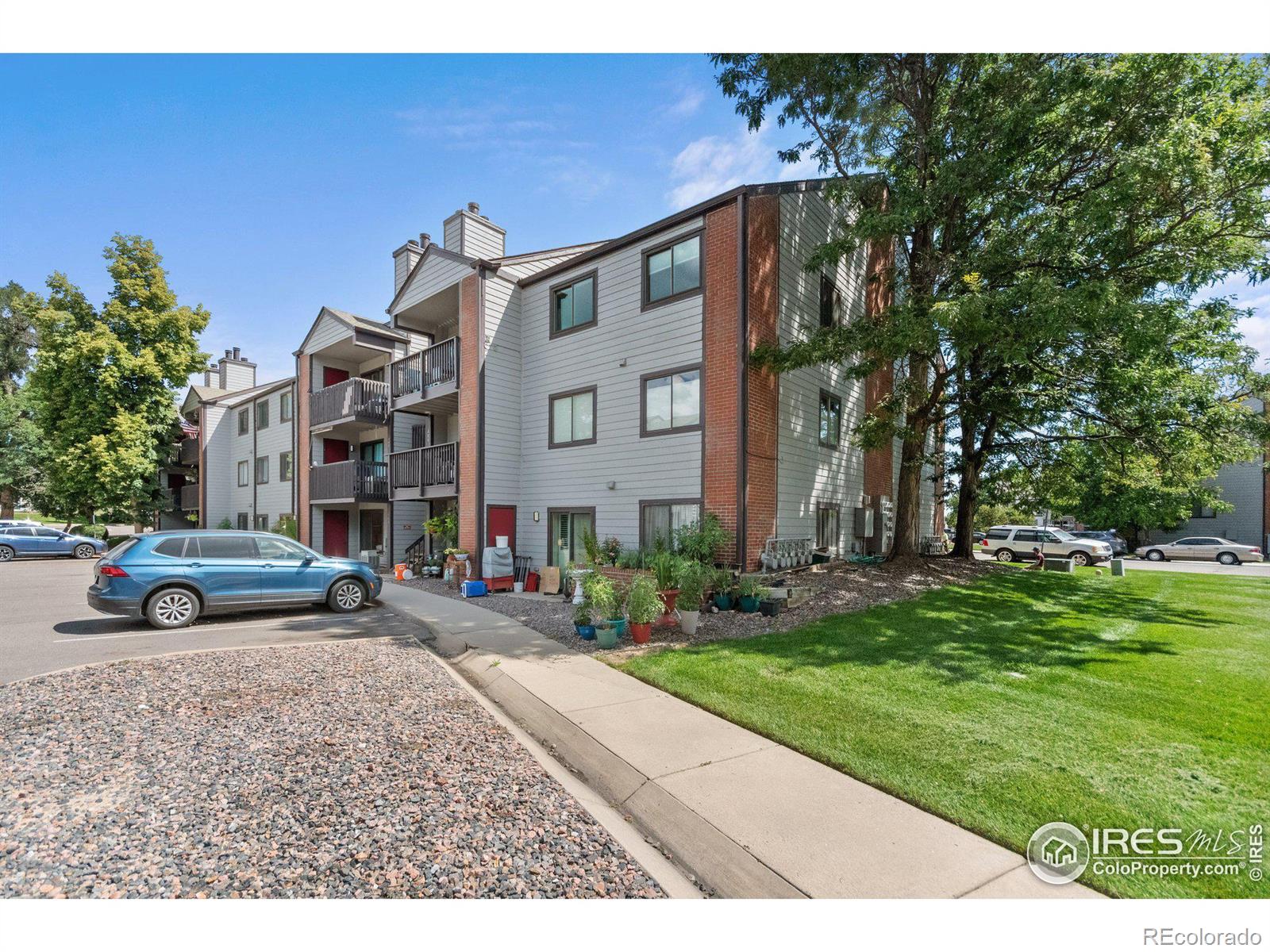 6385 Oak Street Unit: 103
