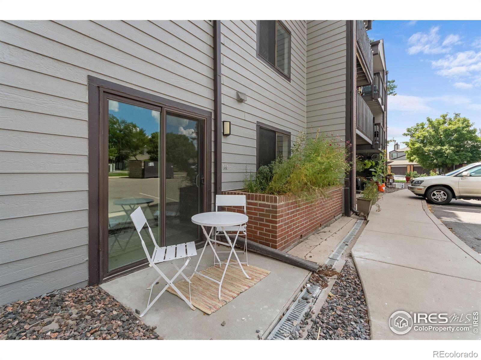 6385 Oak Street Unit: 103