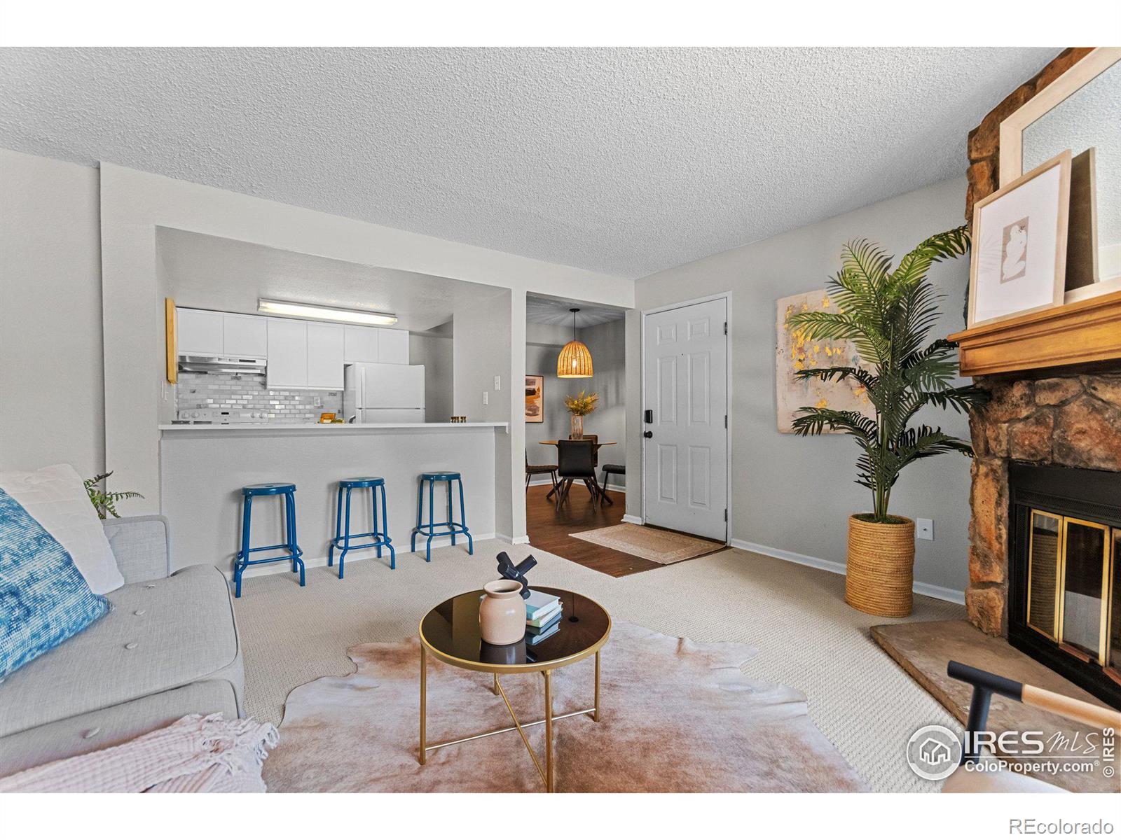 6385 Oak Street Unit: 103