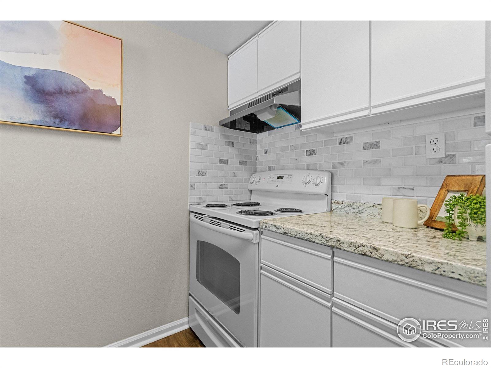 6385 Oak Street Unit: 103