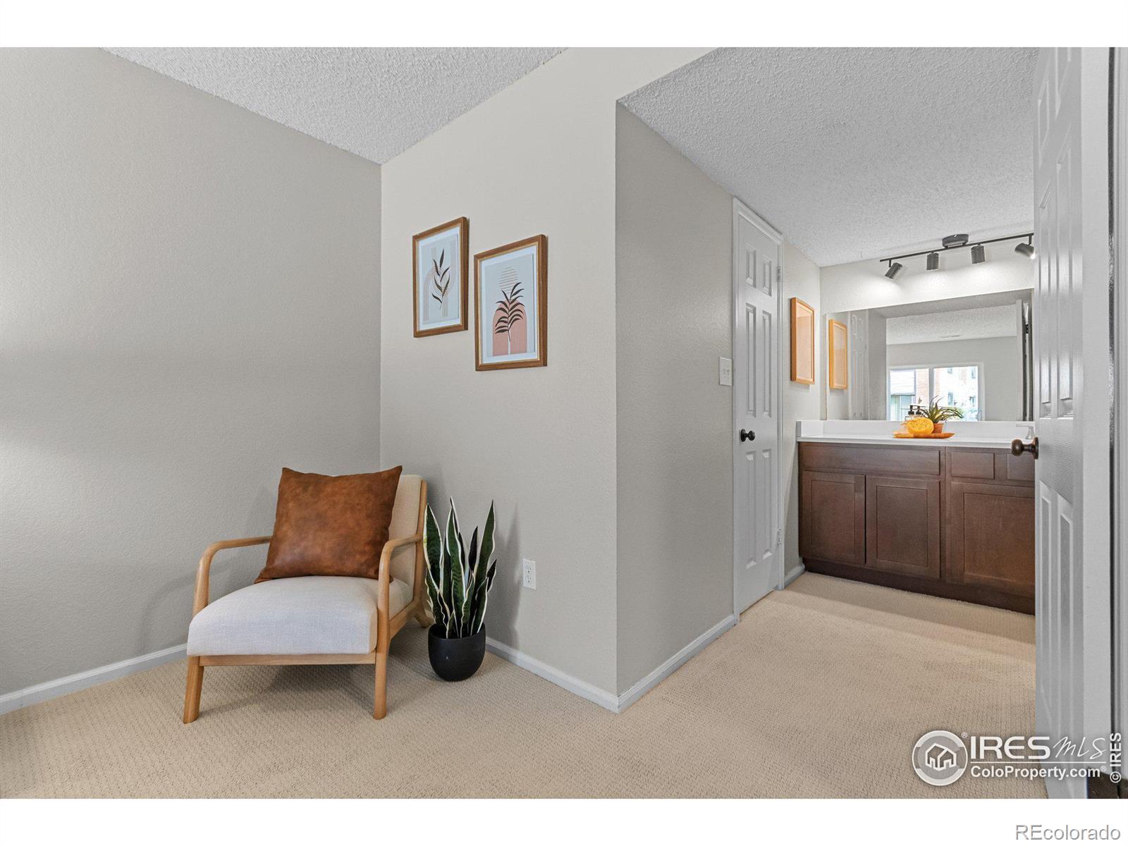 6385 Oak Street Unit: 103