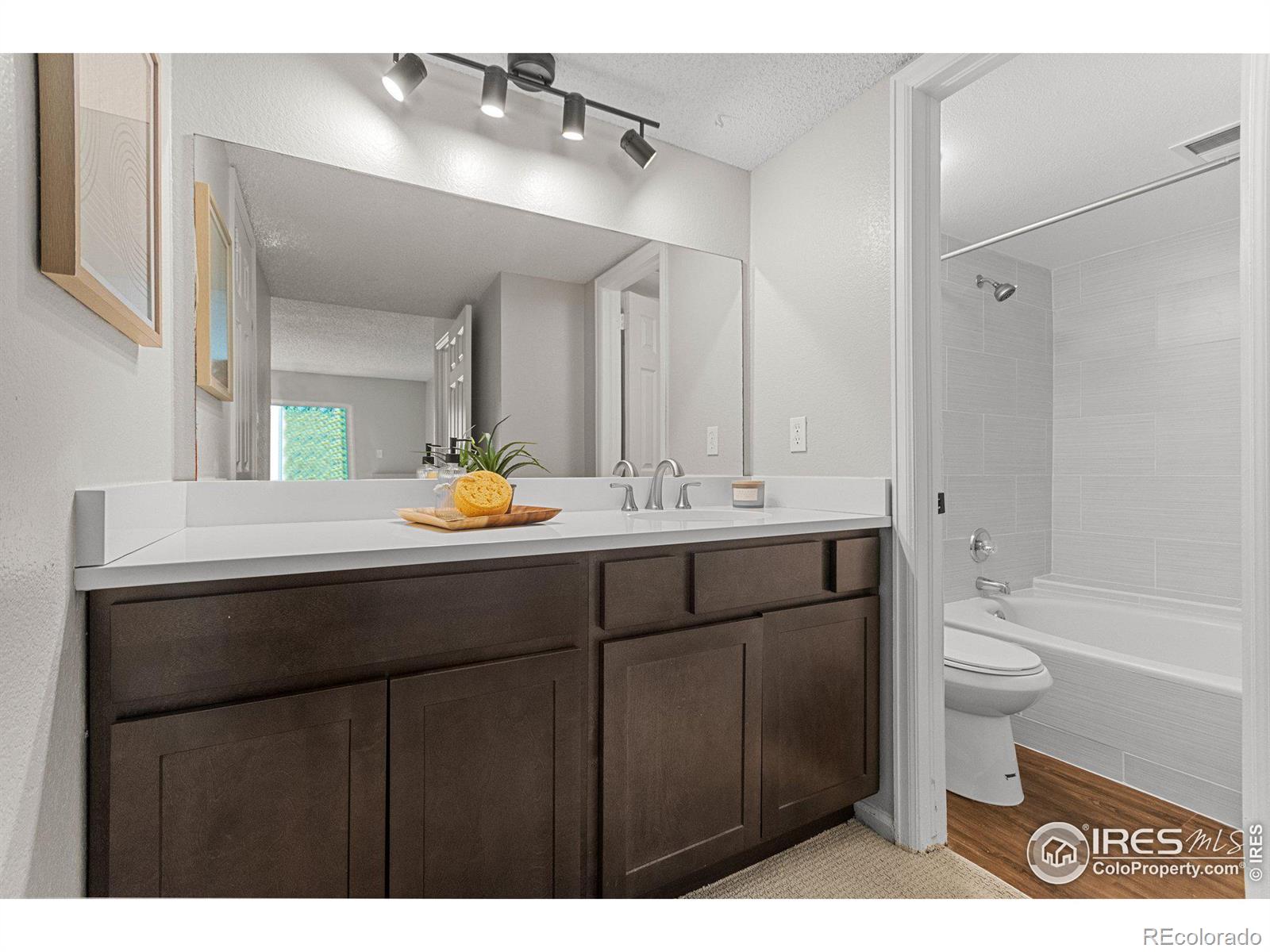 6385 Oak Street Unit: 103