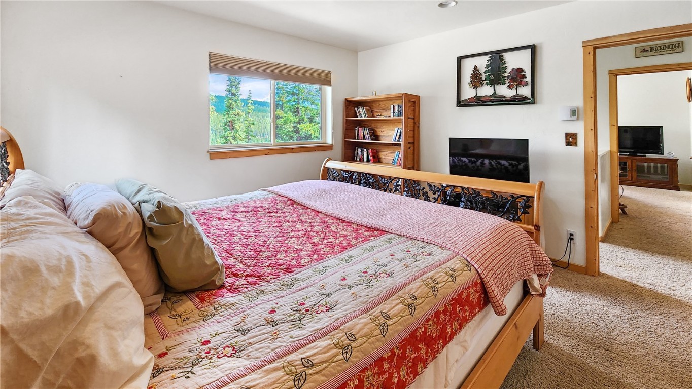 1736 Valley Of The Sun DRIVE