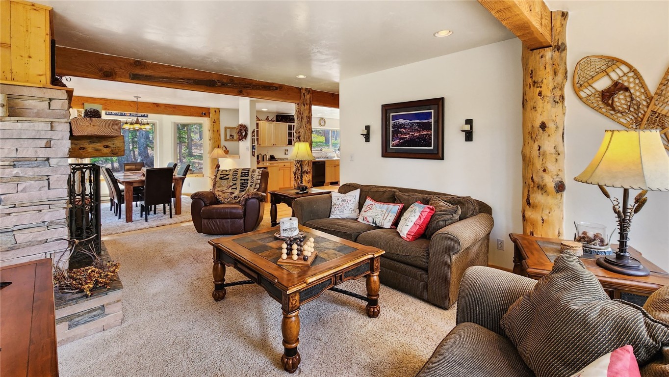 1736 Valley Of The Sun DRIVE