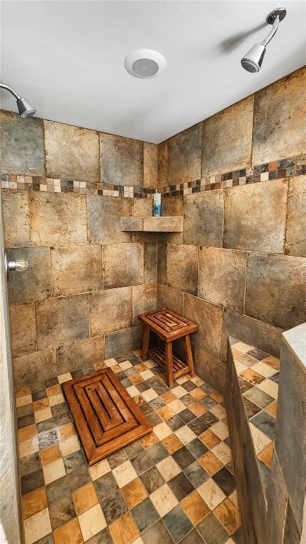 1736 Valley Of The Sun DRIVE