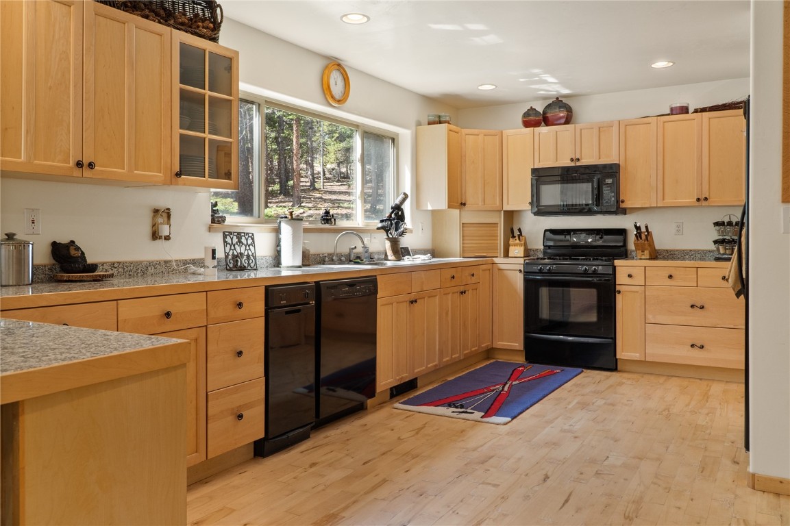 1736 Valley Of The Sun DRIVE