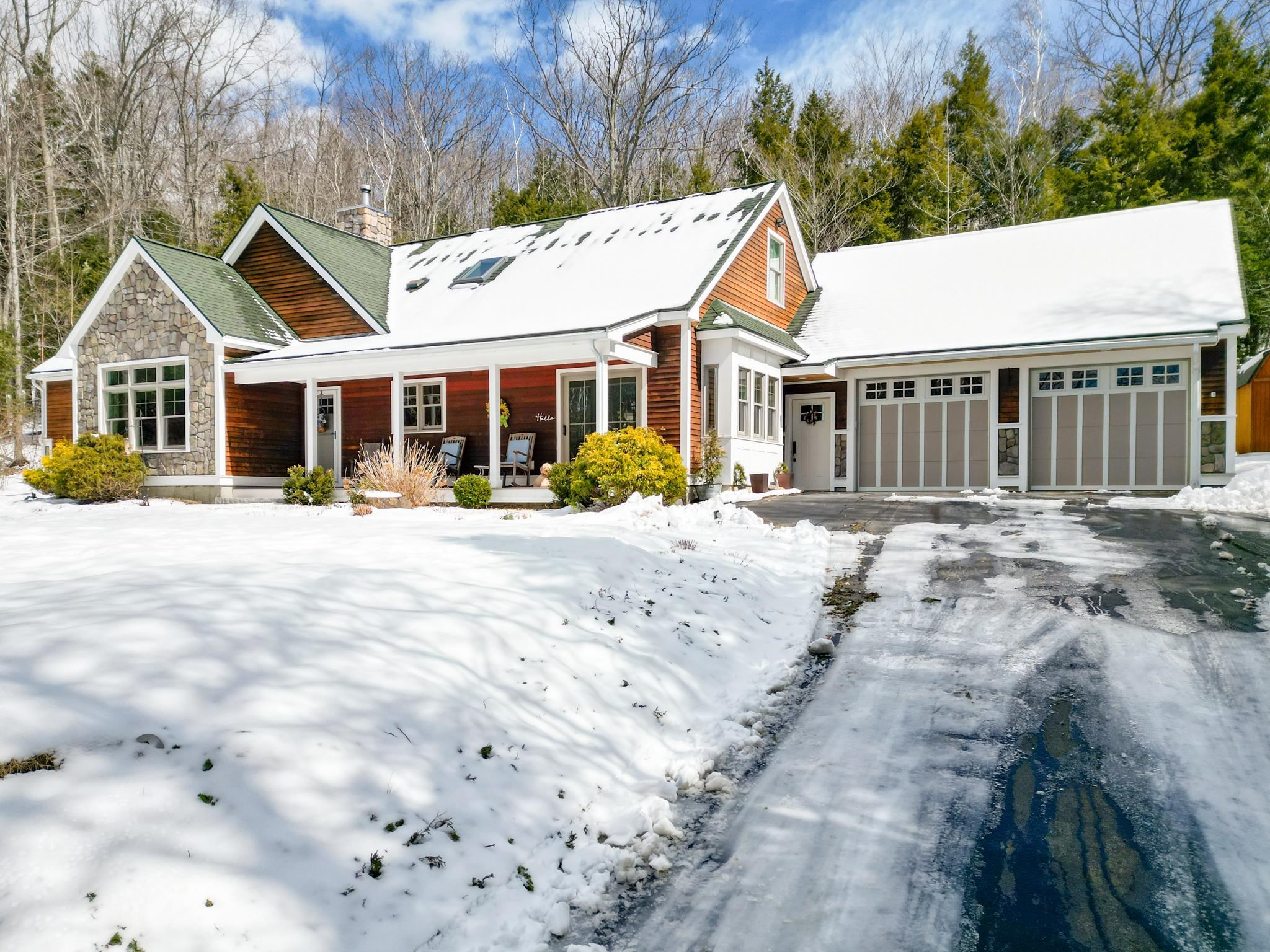 12 Iron Ledge Road