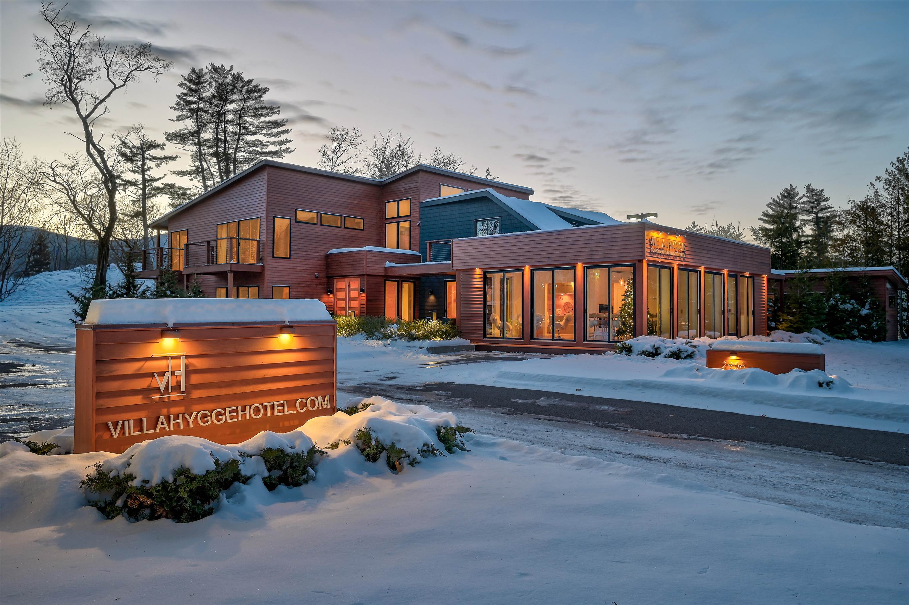 2906 White Mountain Highway