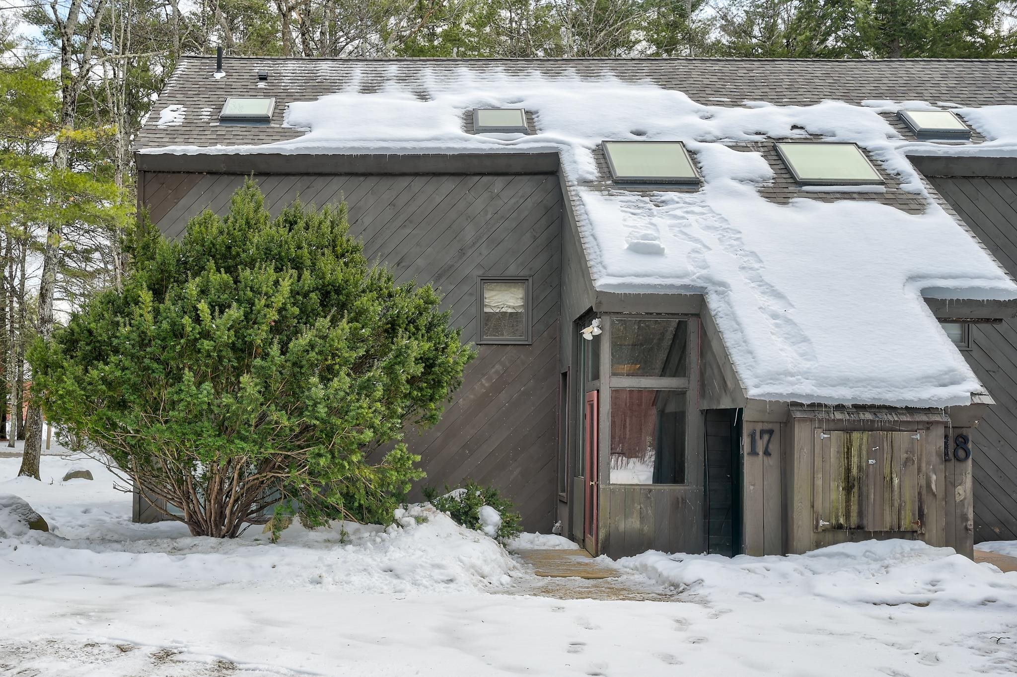 17 Woodland Pines Drive Unit: 17