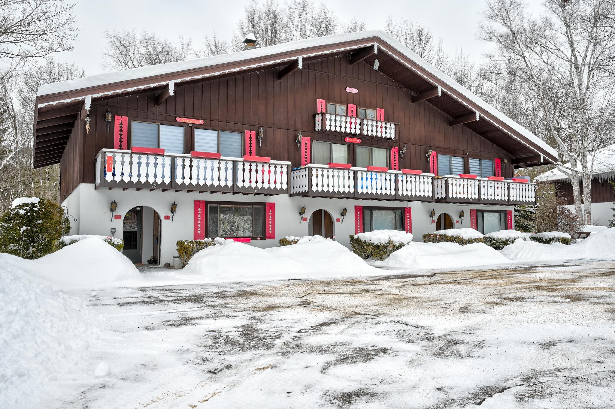 46 Linderhof Golf Course Road Unit: D4