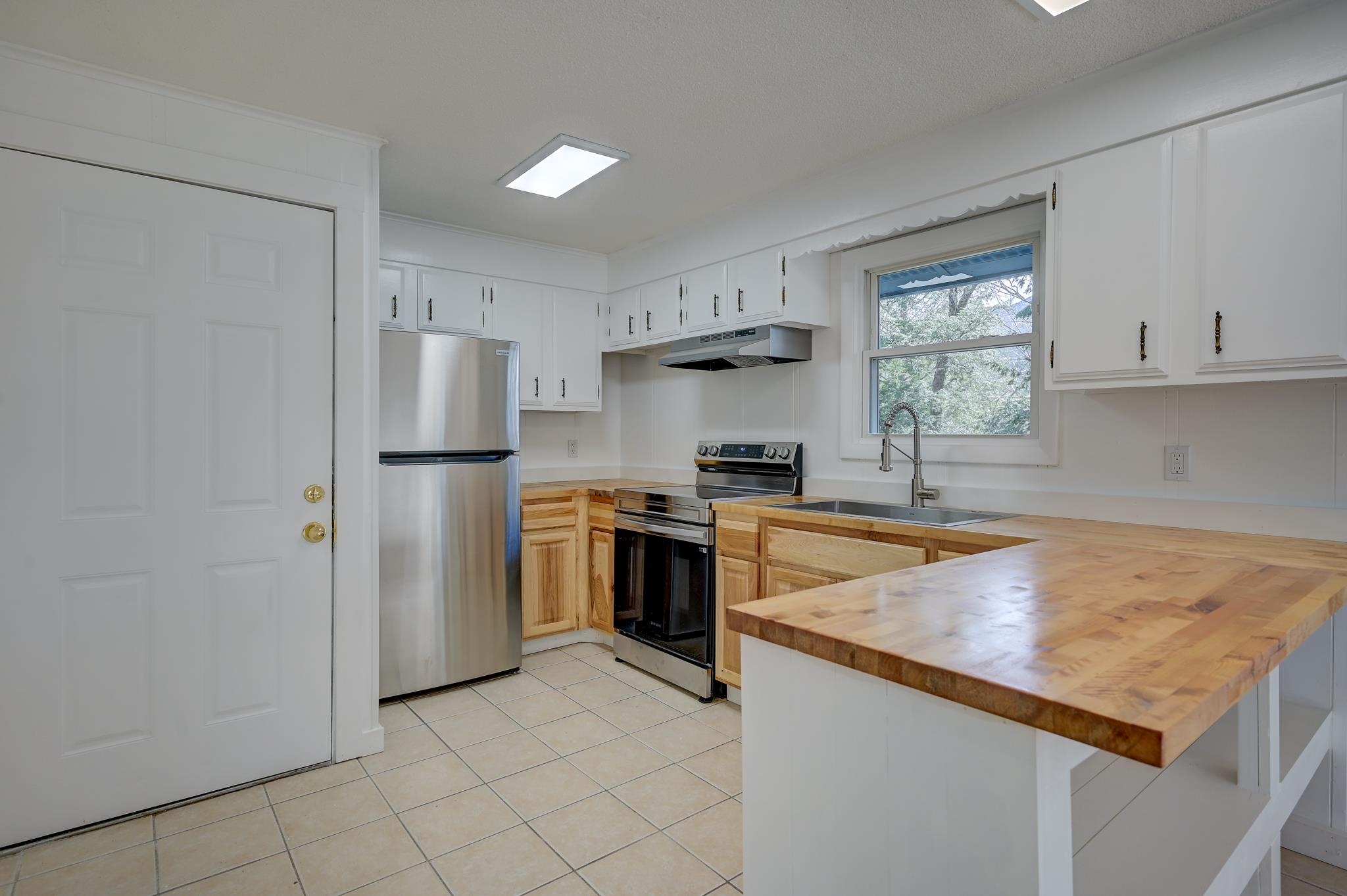 20 Emery Lane Unit: 4