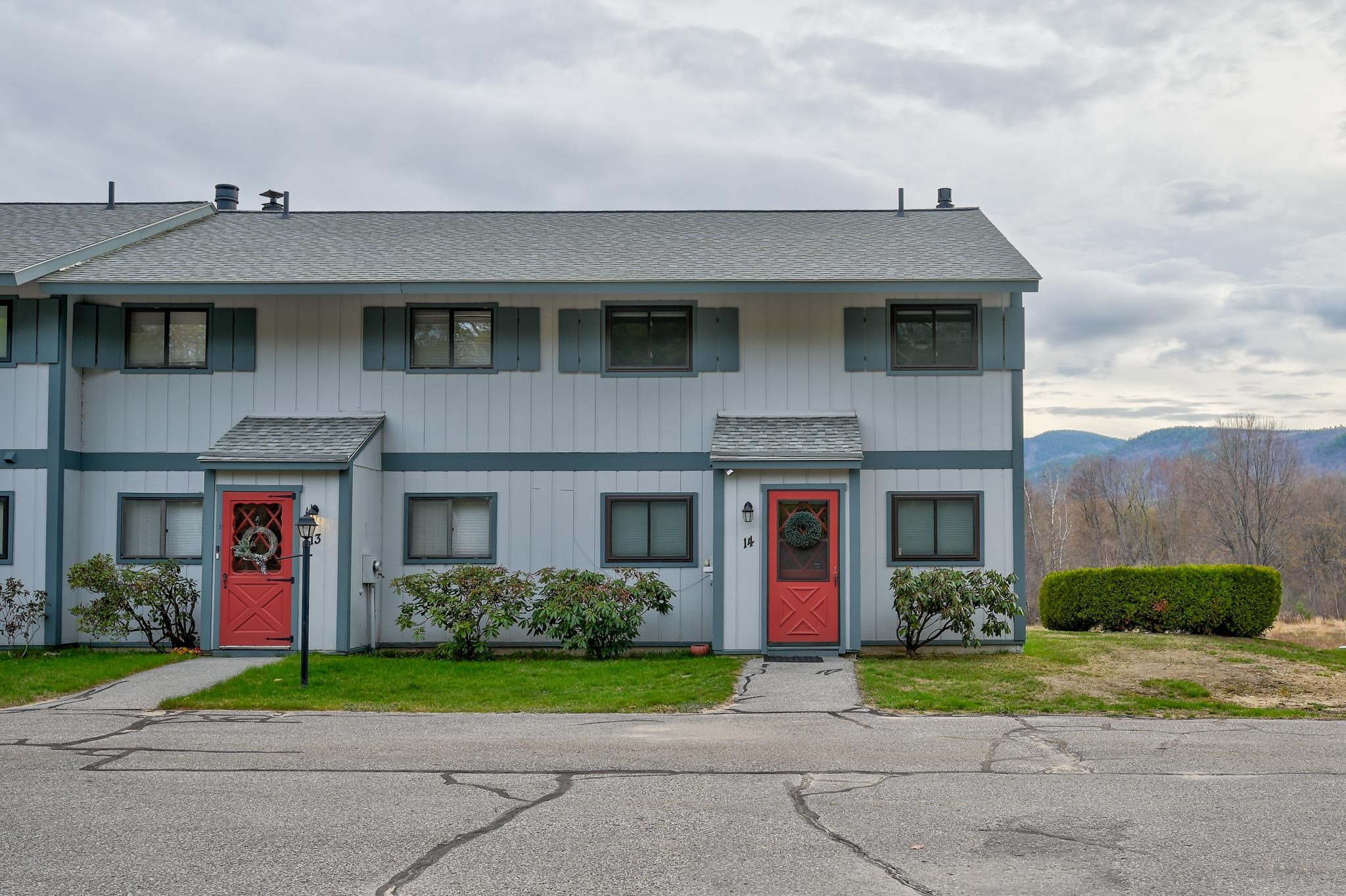 14 Hill & Vale Lane