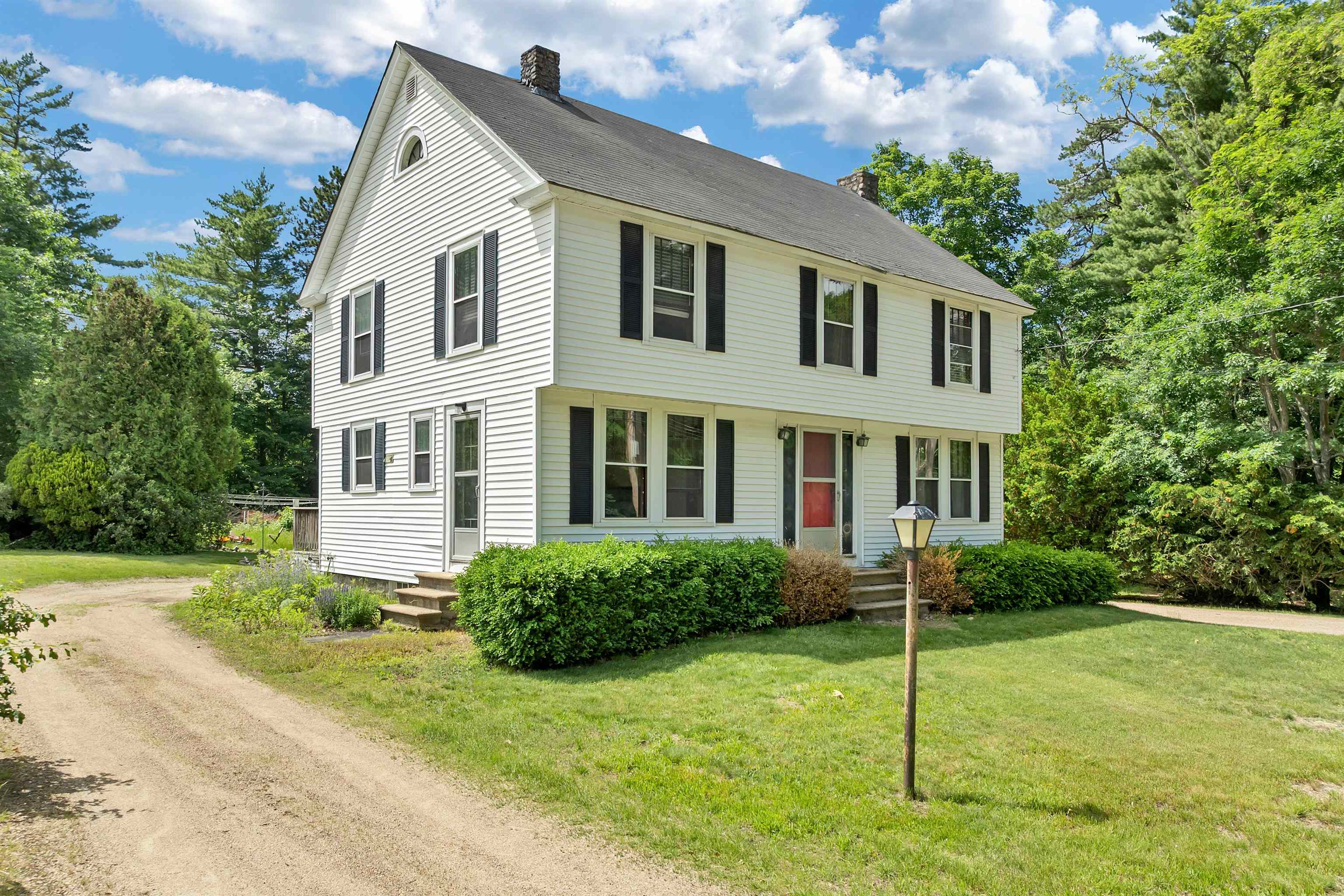 652 West Side Road
